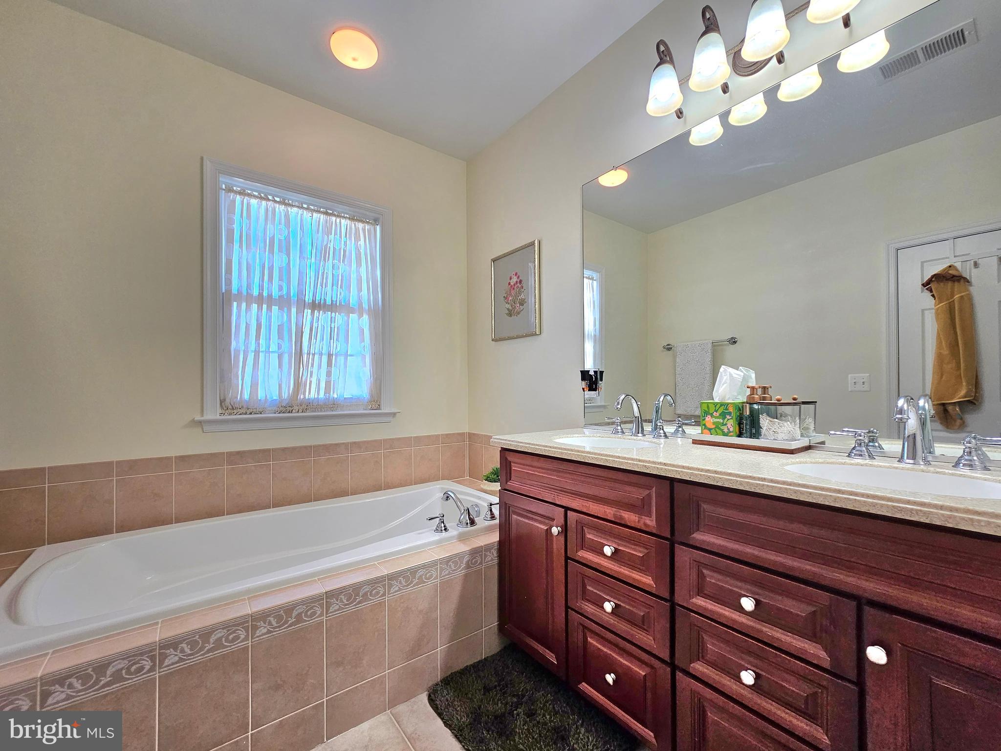 POTOMAC CLUB CONDOMINIUMS - Residential Lease