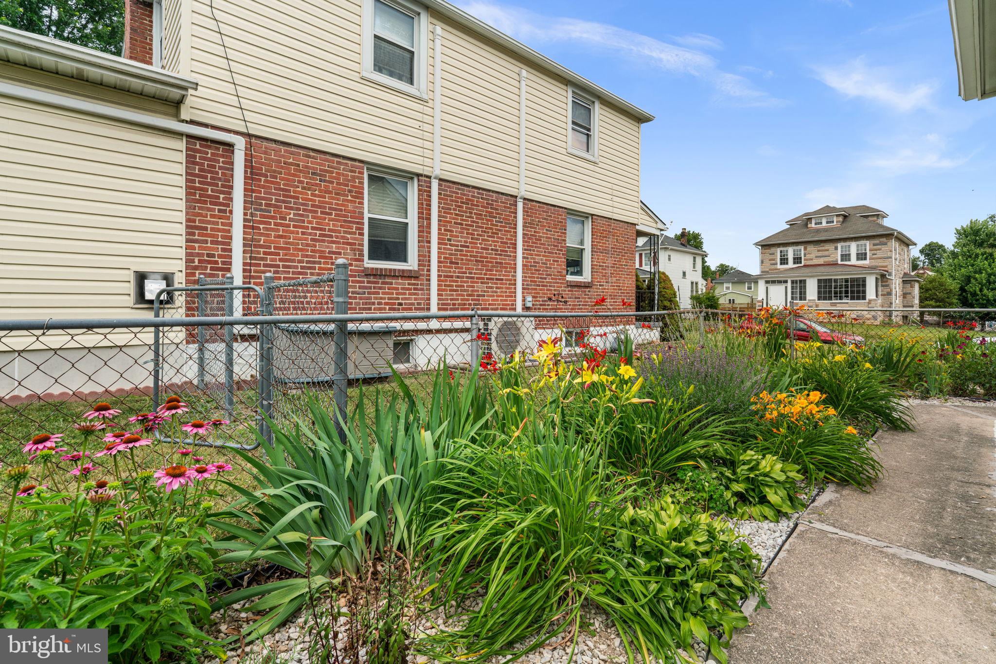 RIDGEWOOD - Residential