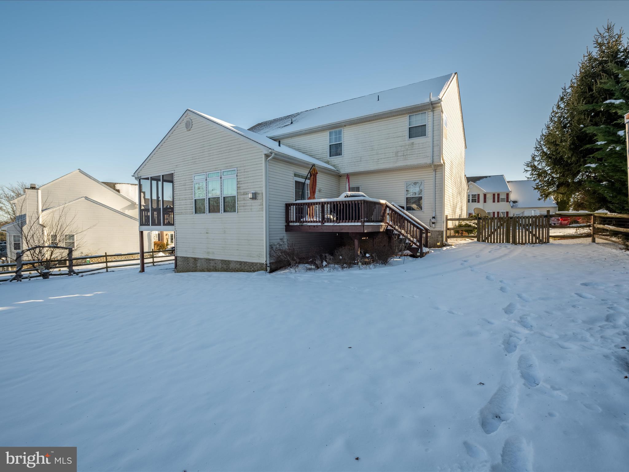 LOCUST HILL - Residential