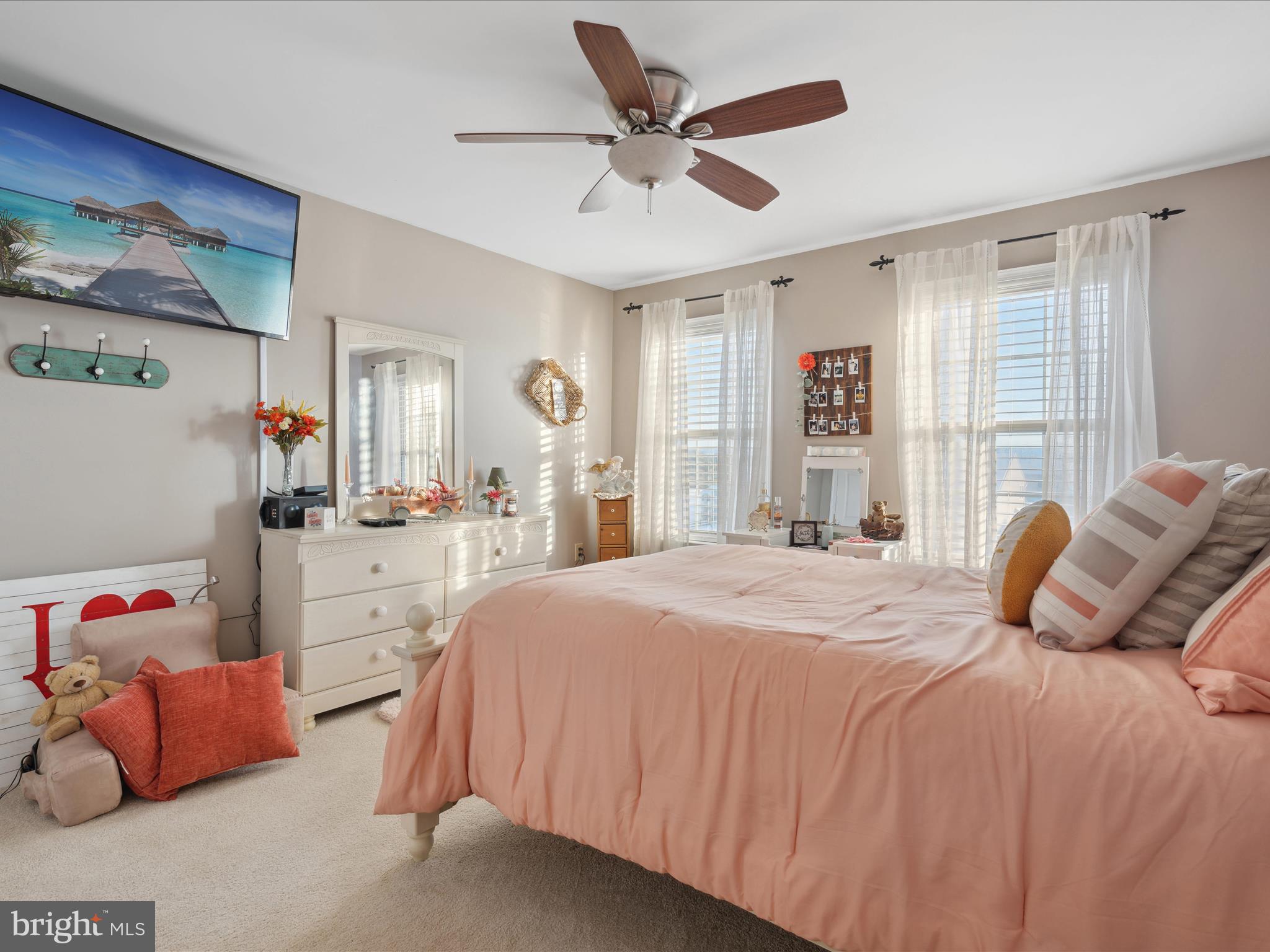 LOCUST HILL - Residential