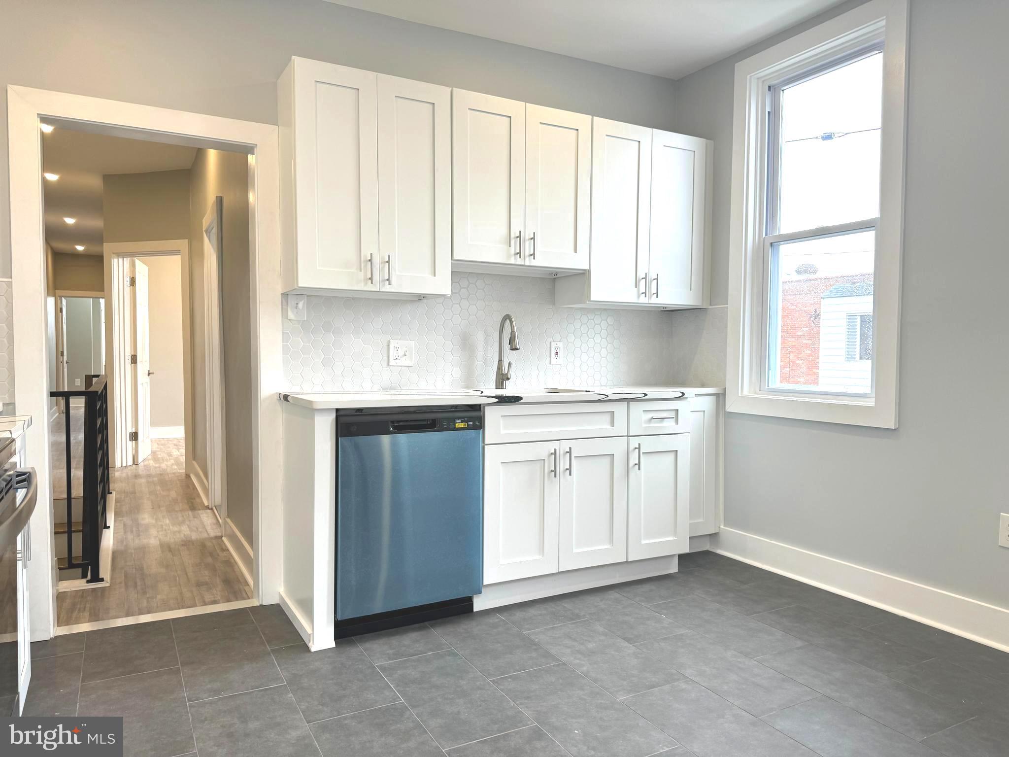PORT RICHMOND - Residential Income