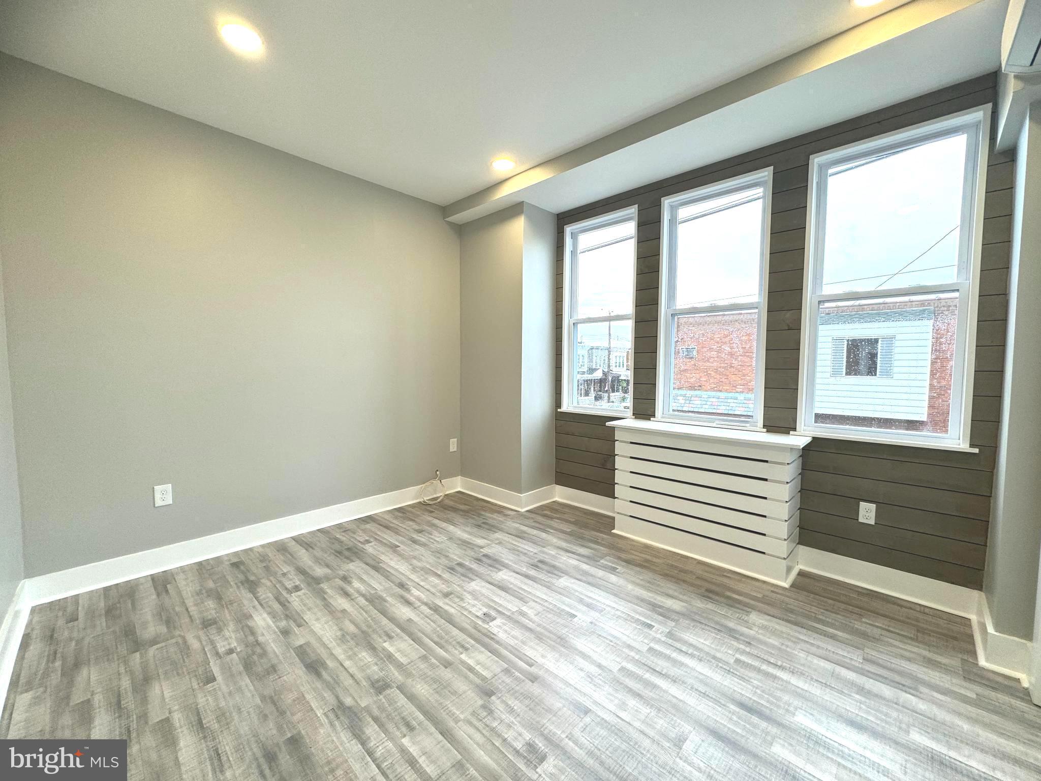 PORT RICHMOND - Residential Income