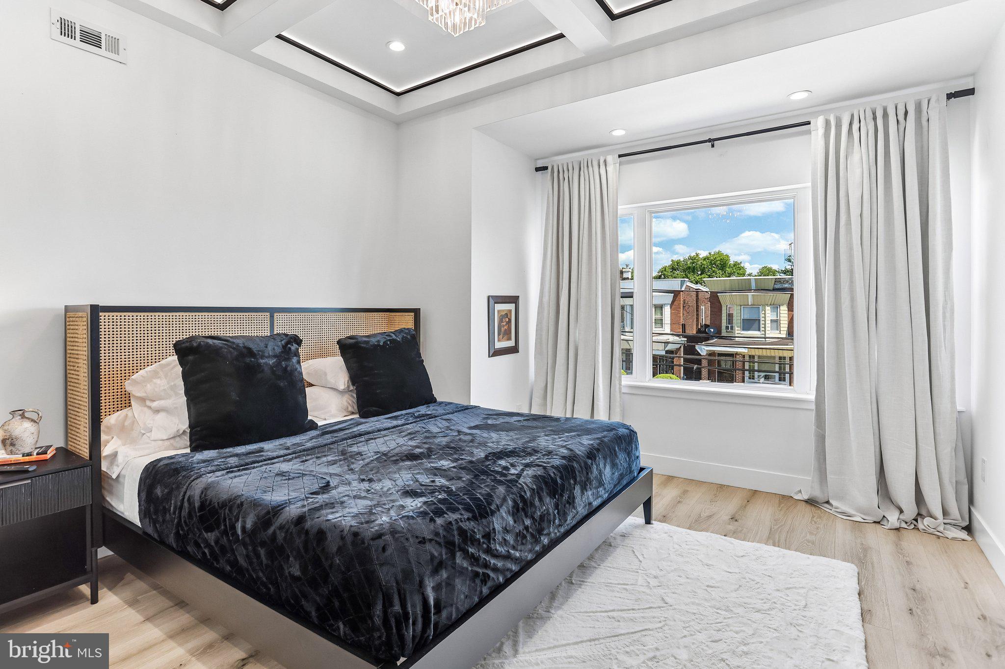WALNUT HILL - Residential