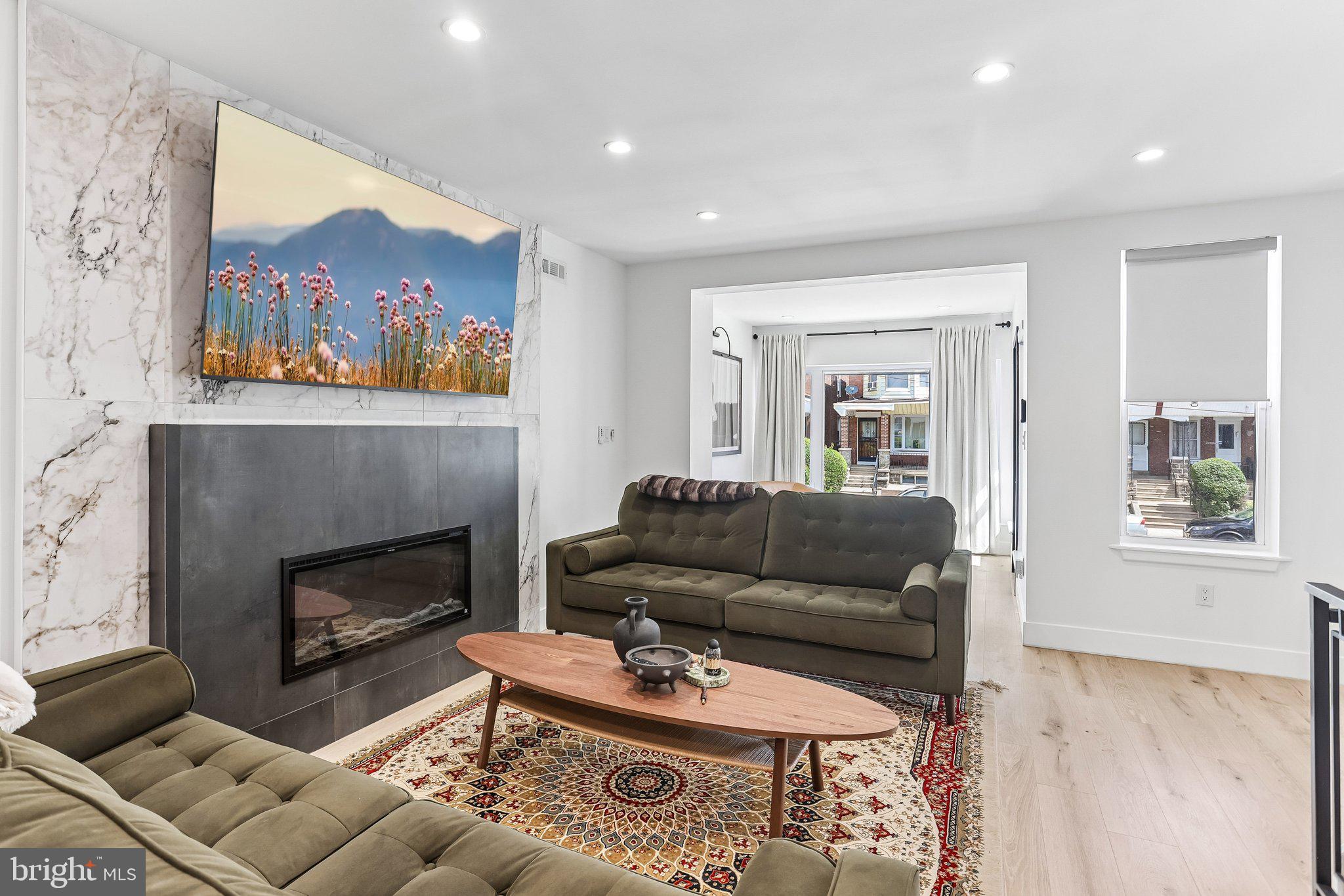 WALNUT HILL - Residential