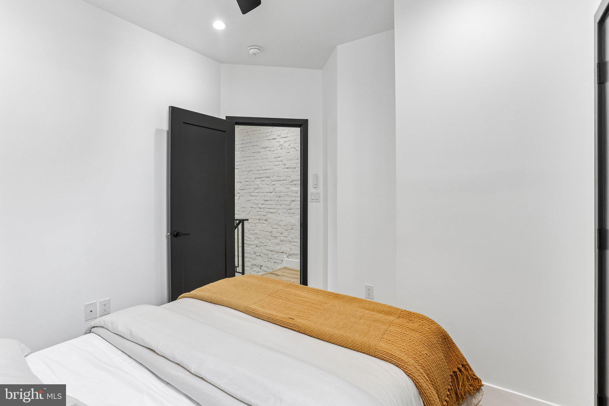 WALNUT HILL - Residential