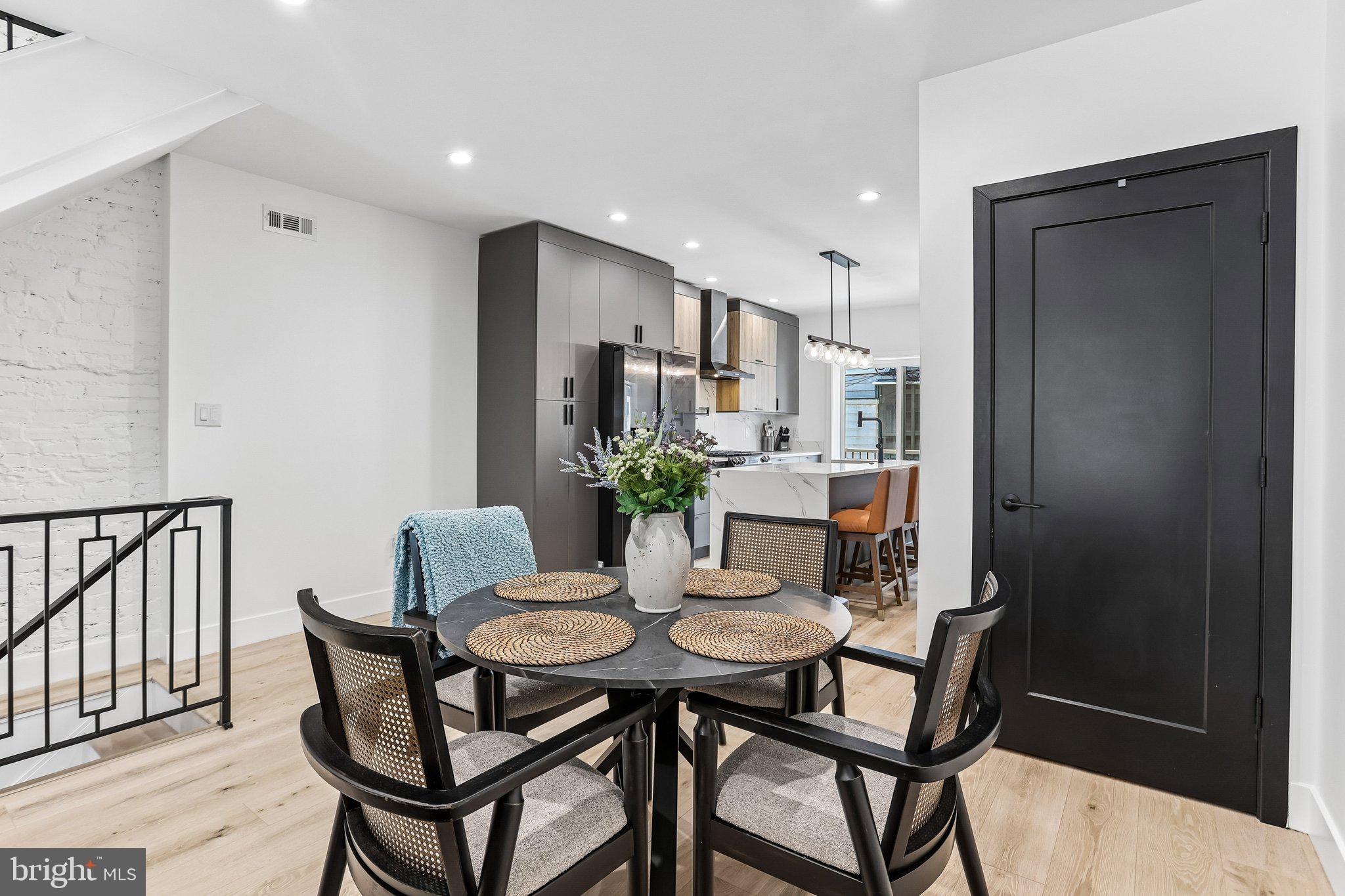 WALNUT HILL - Residential