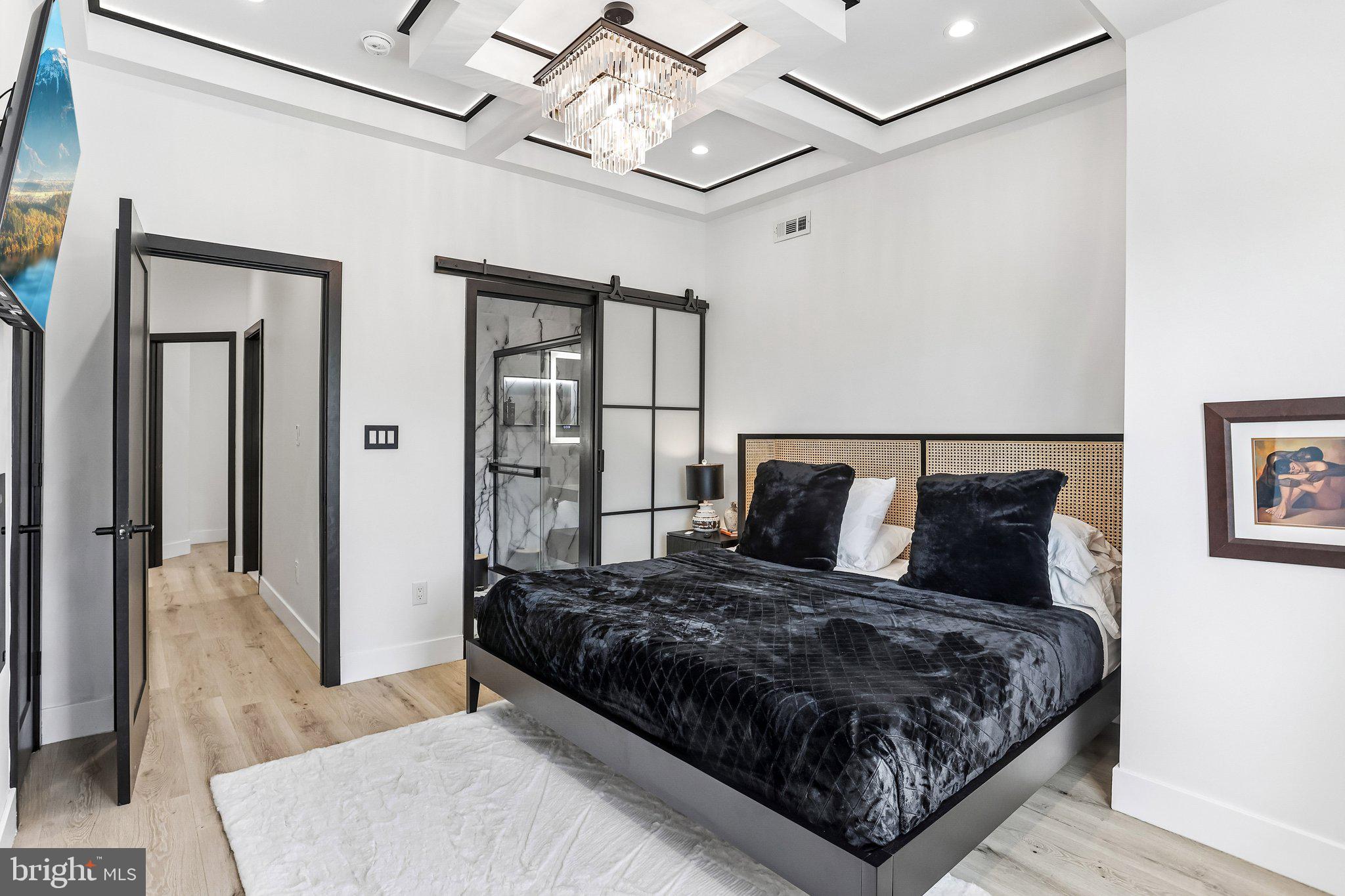 WALNUT HILL - Residential