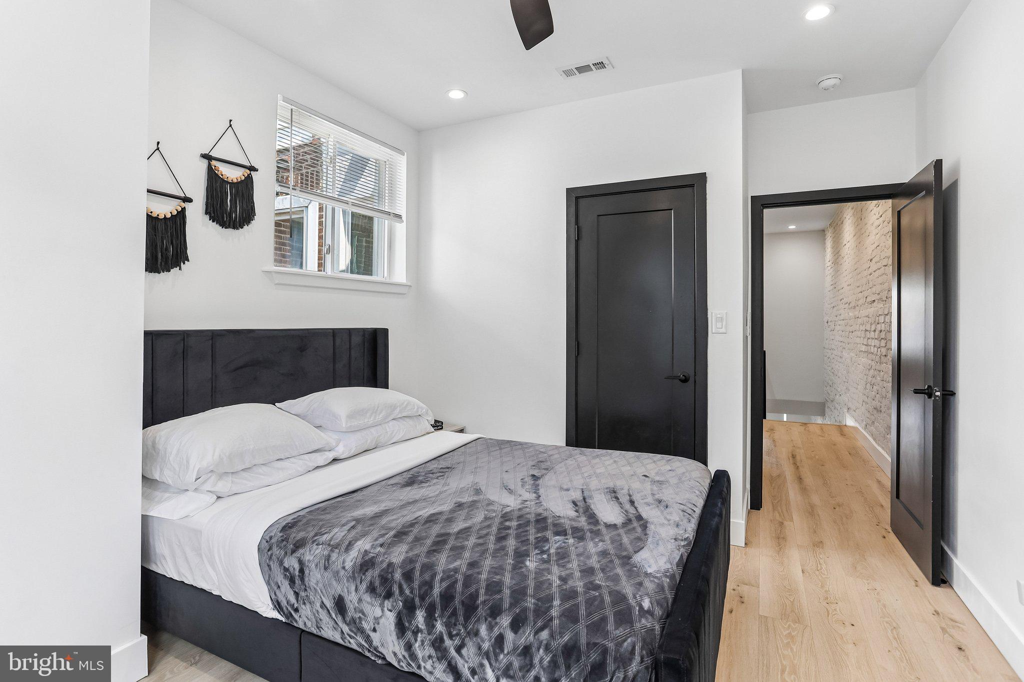 WALNUT HILL - Residential