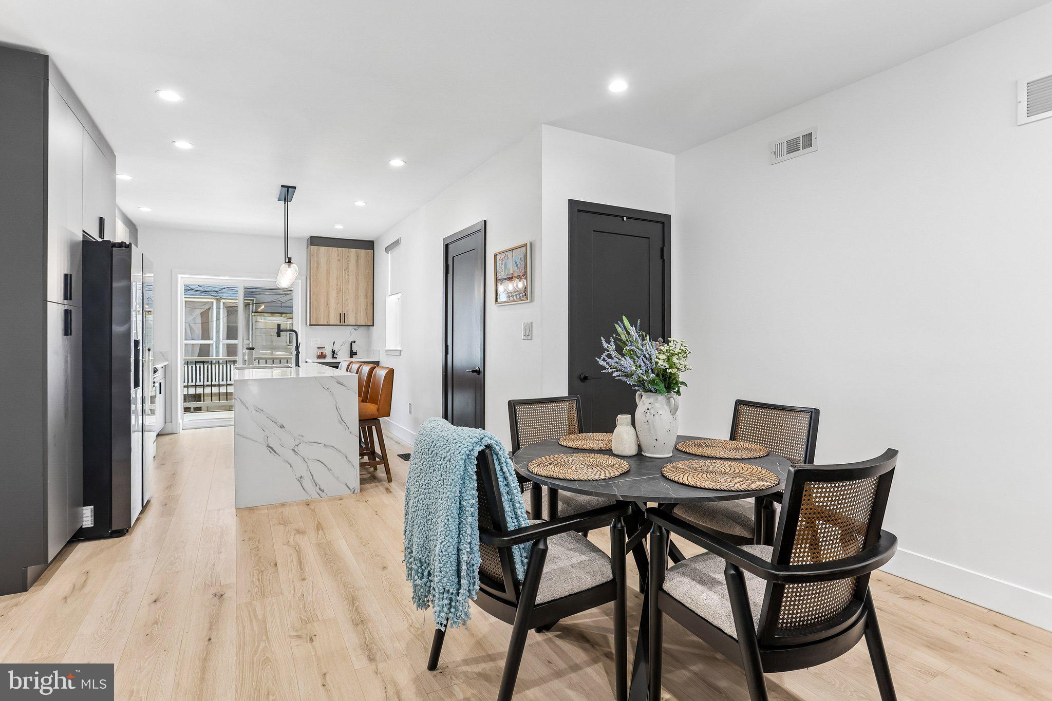 WALNUT HILL - Residential