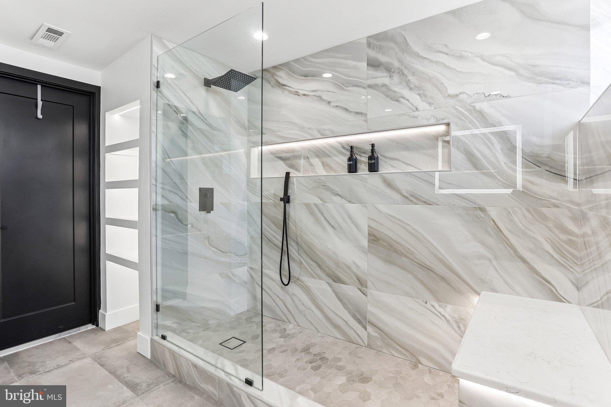 WALNUT HILL - Residential