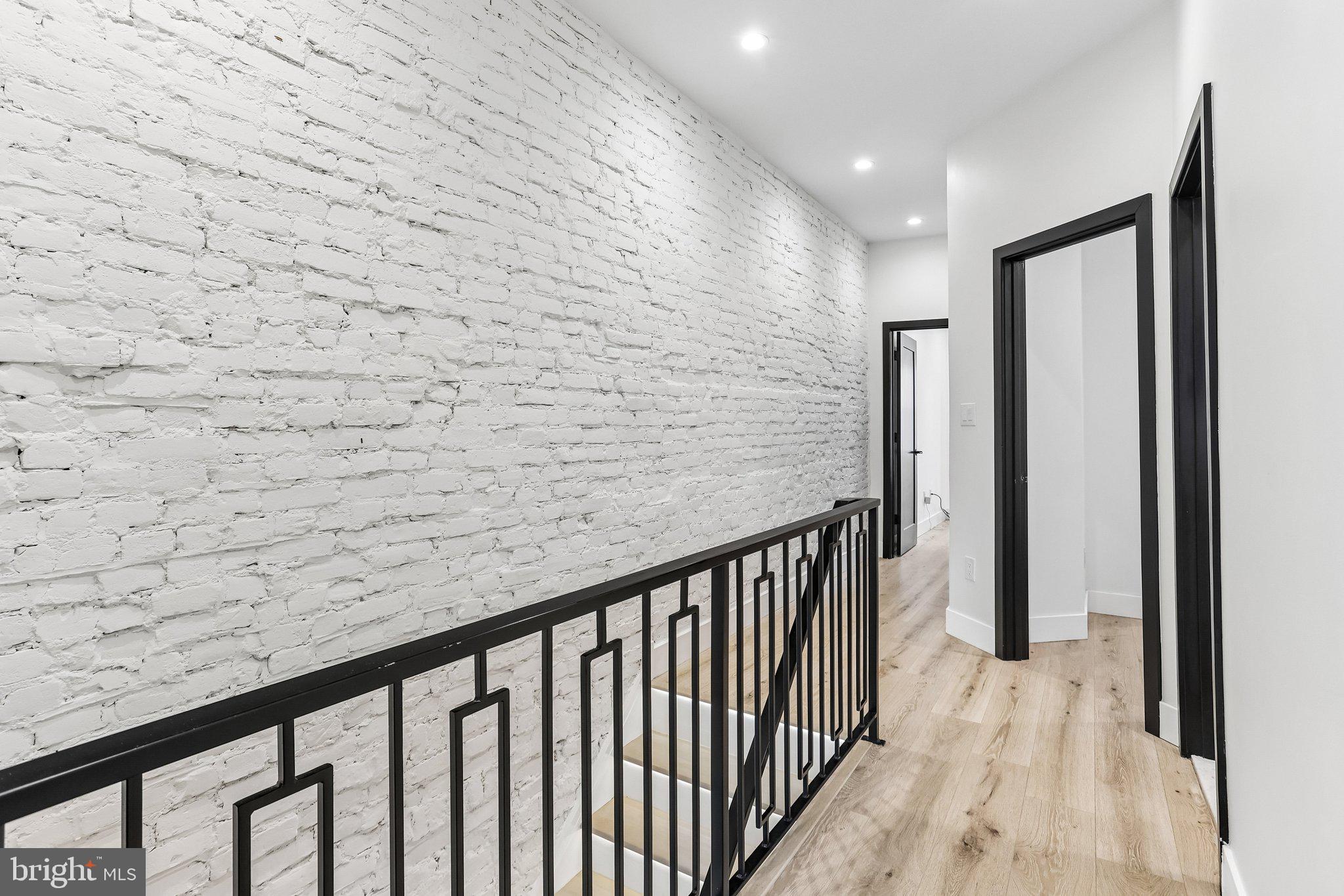 WALNUT HILL - Residential
