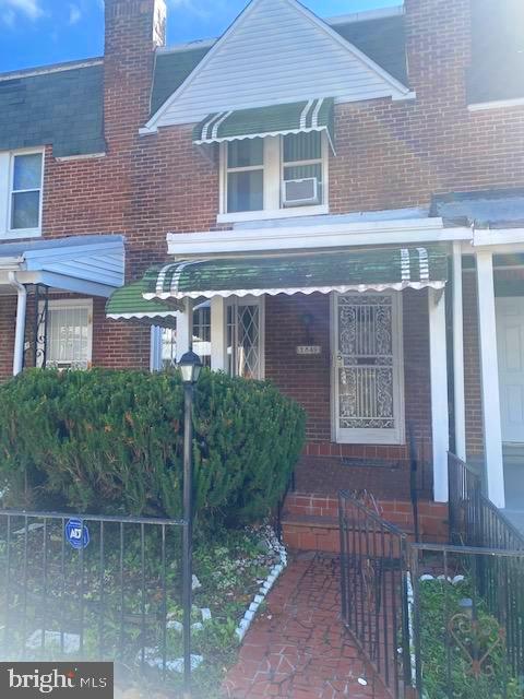 **Investment Opportunity: As-Is Property Listing**

Unlock the potential of this unique 3 bedroom 2 full bathroom property for both investors and  potential buyers! This "as-is" listing presents opportunity for those looking to renovate and add value. This property is being sold "as-is," presenting a unique opportunity for either  investors or  buyers looking to renovate or customize.  This property offers significant potential.  Act now and turn your vision into reality.