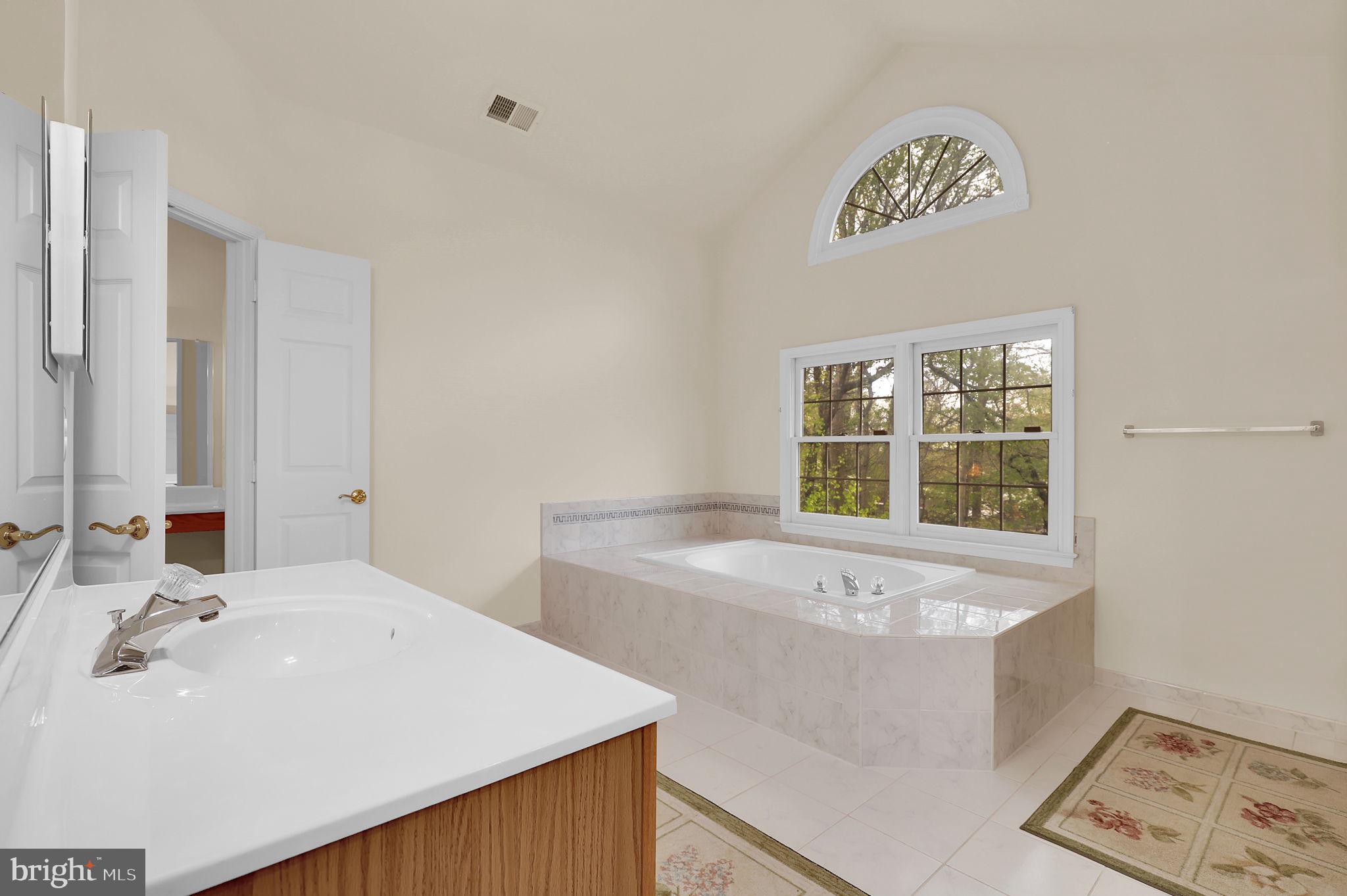 SHERWOOD FOREST - Residential