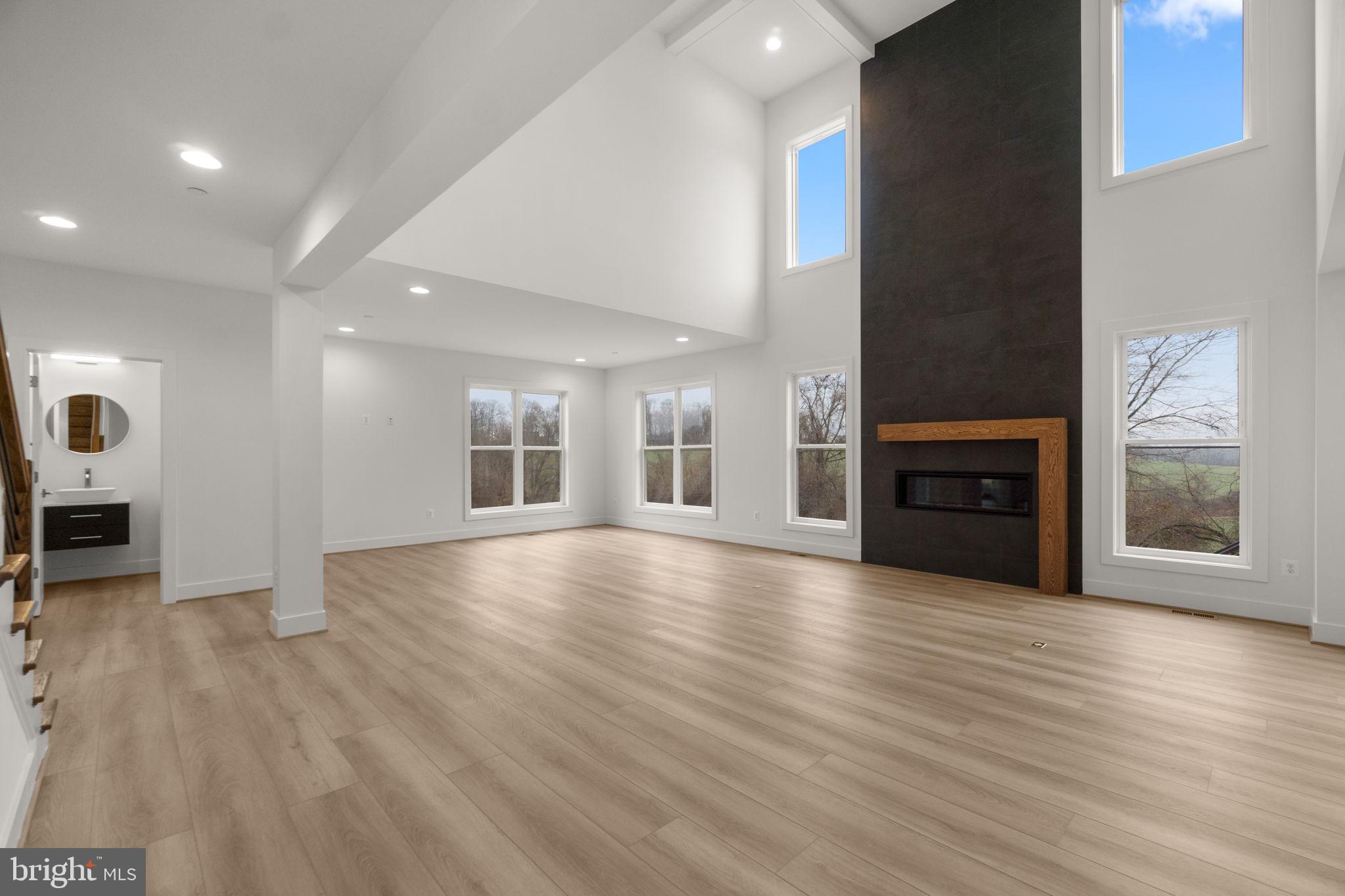 LANDENS RIDGE - Residential