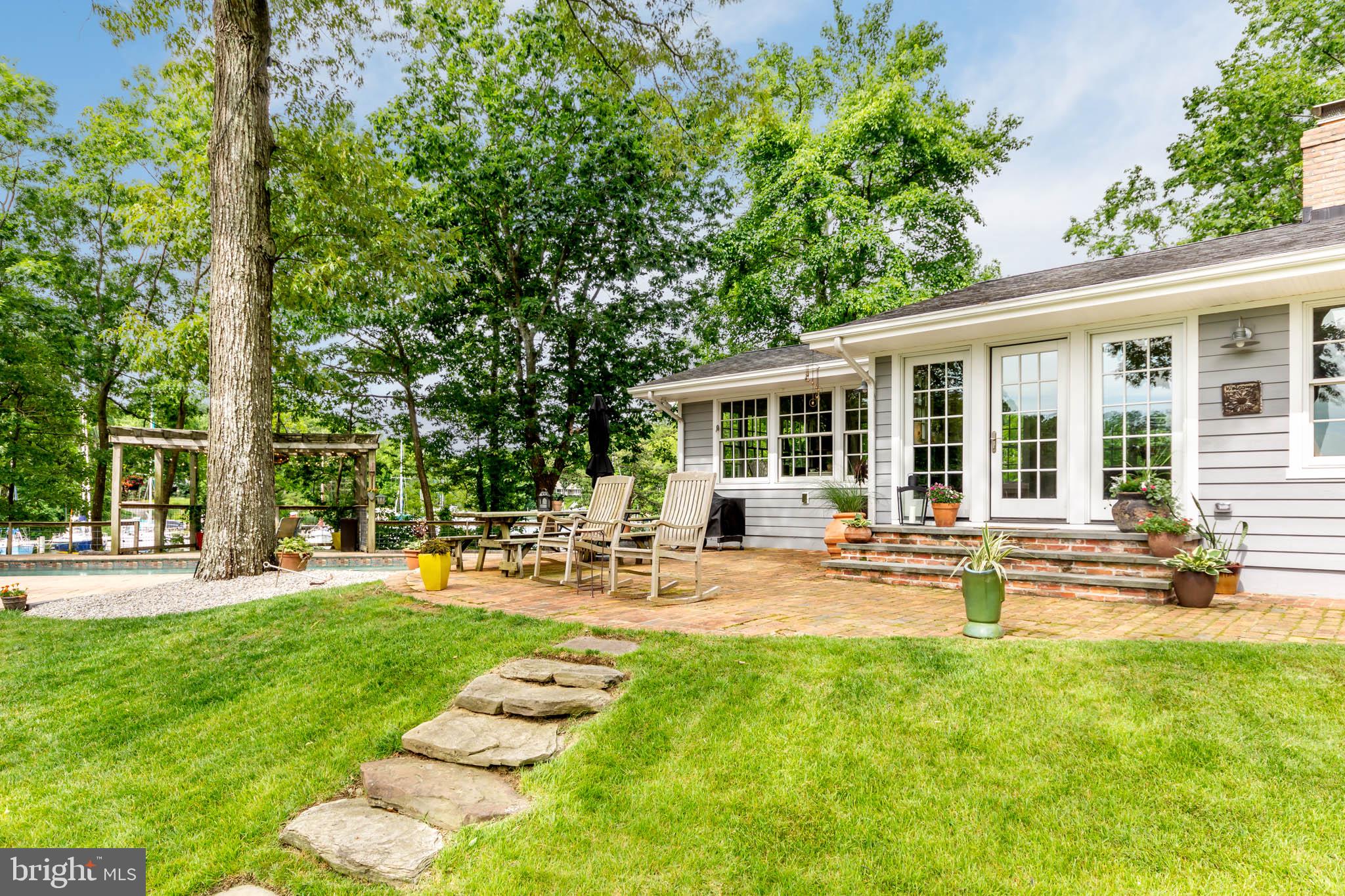 ANNAPOLIS ROADS - Residential
