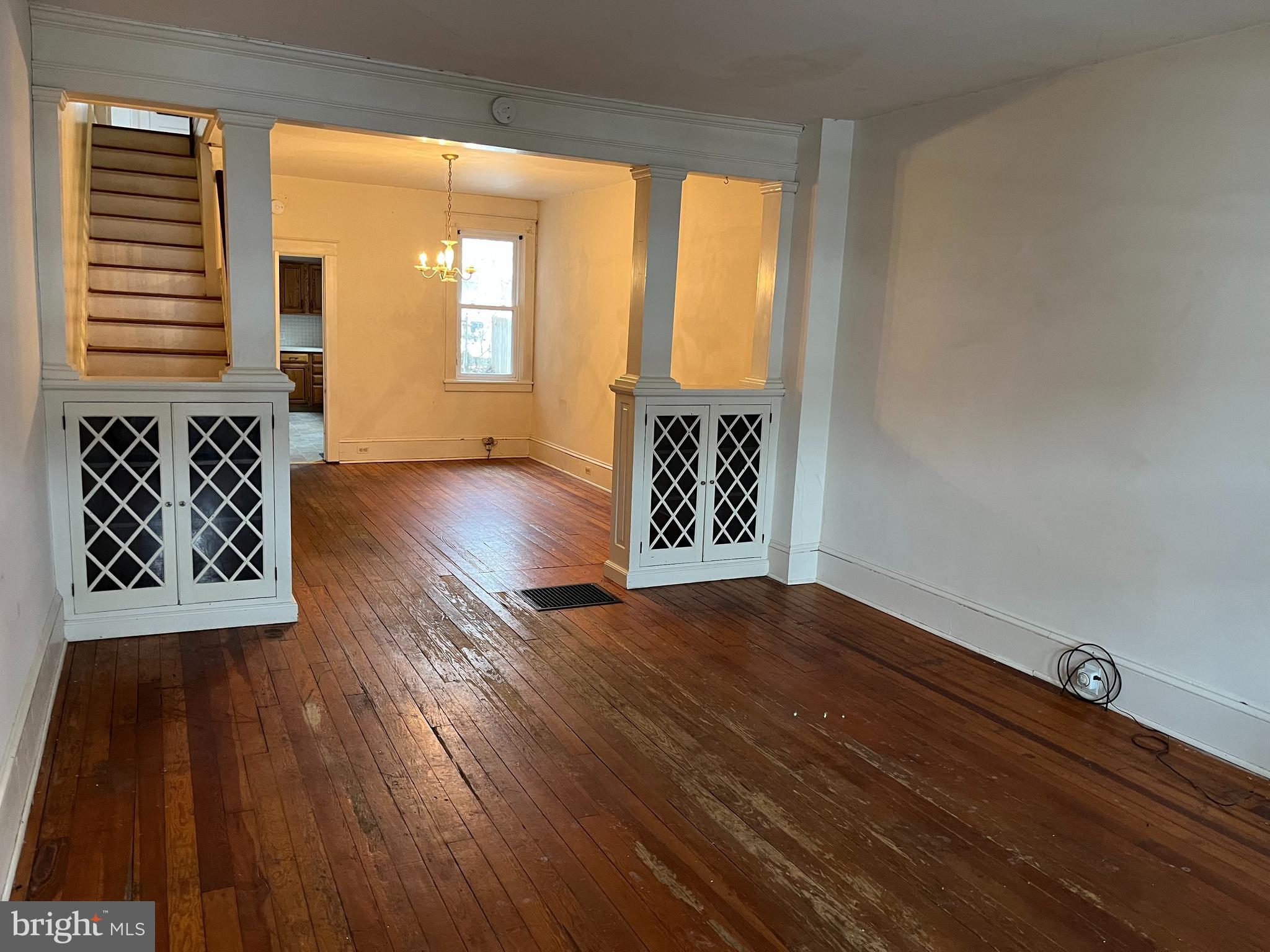 CHESTNUT HILL - Residential