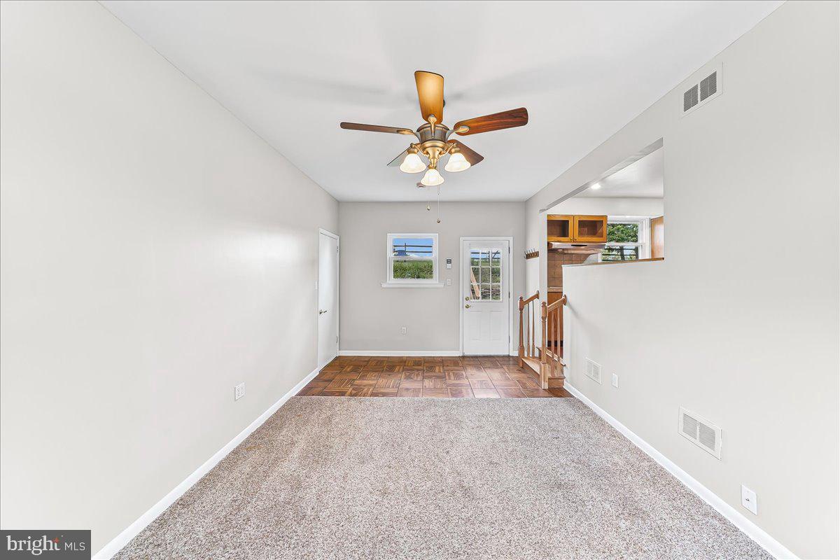 FAIRFIELD CREST - Residential