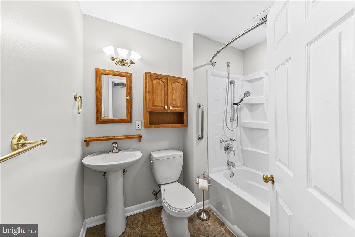 FAIRFIELD CREST - Residential