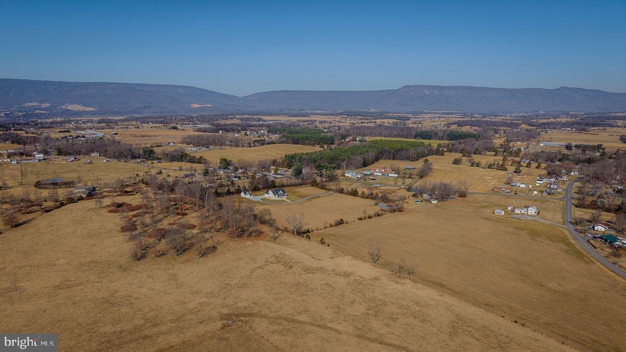 NEAR STANLEY - Residential