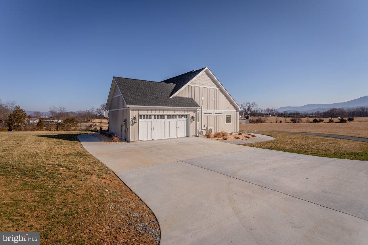 NEAR STANLEY - Residential