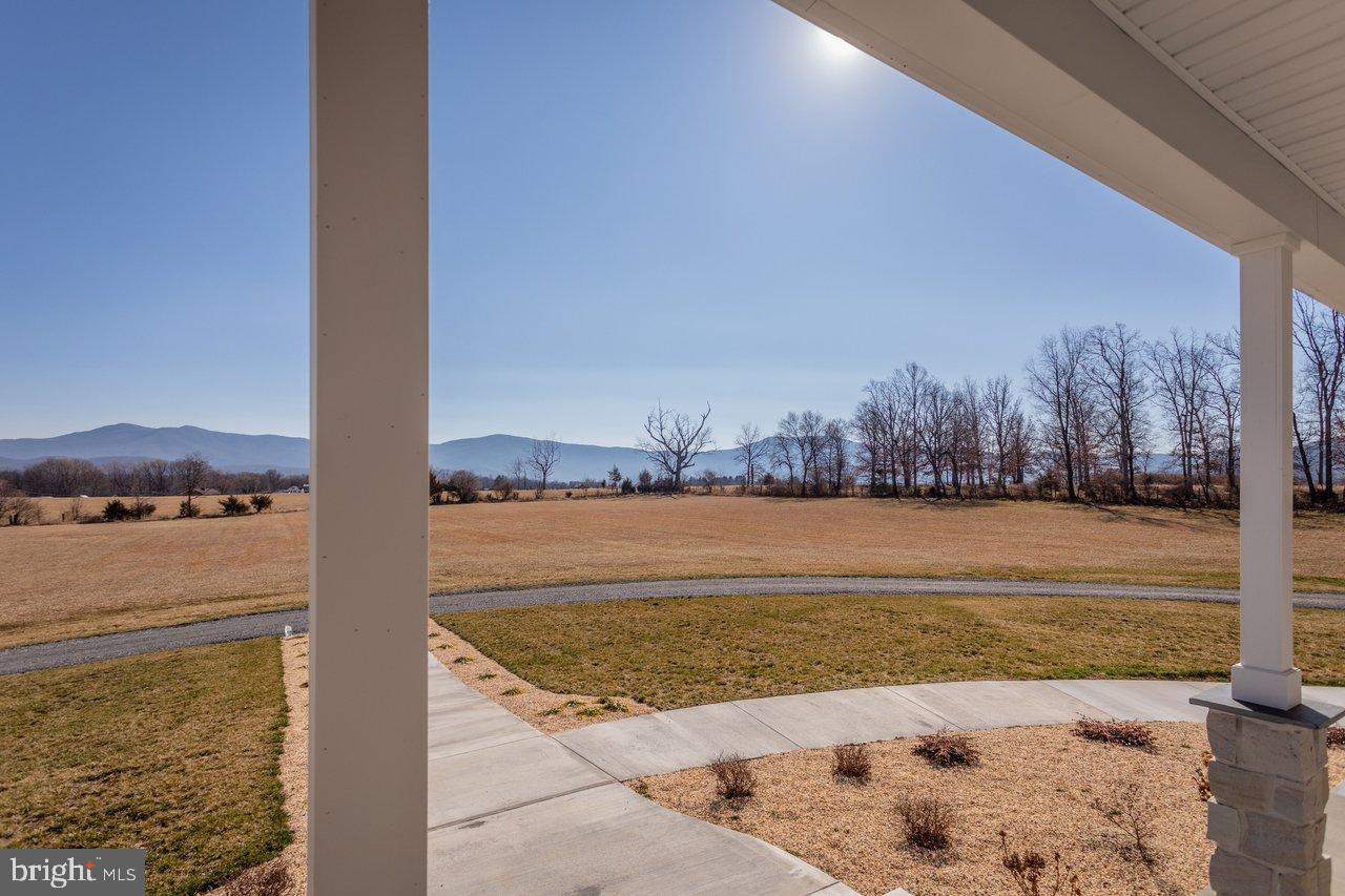 NEAR STANLEY - Residential