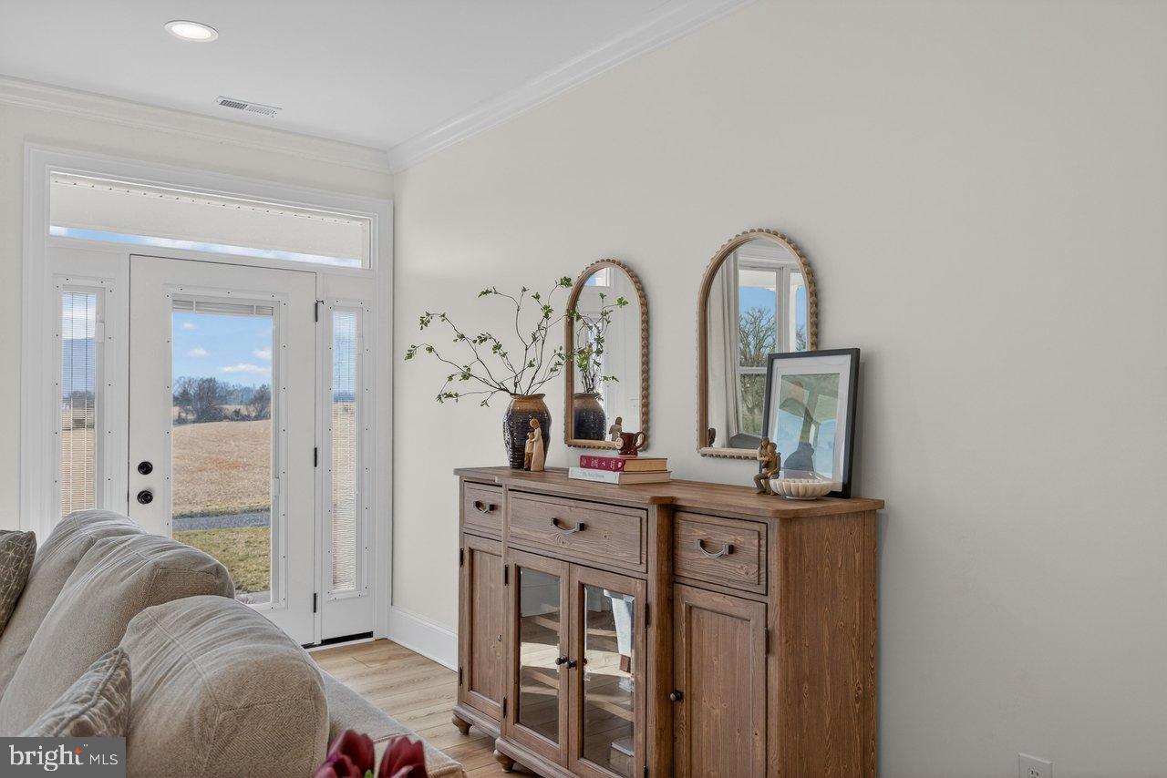 NEAR STANLEY - Residential