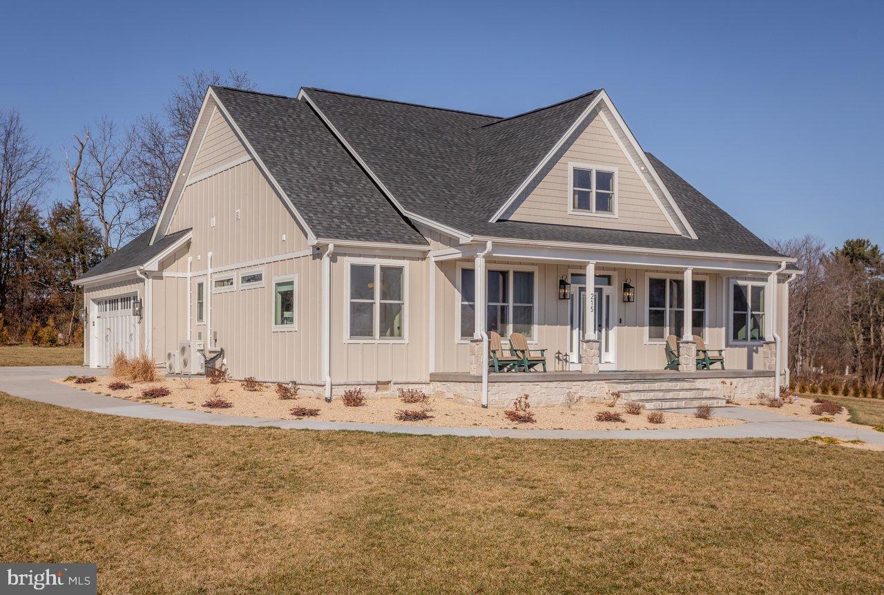 NEAR STANLEY - Residential