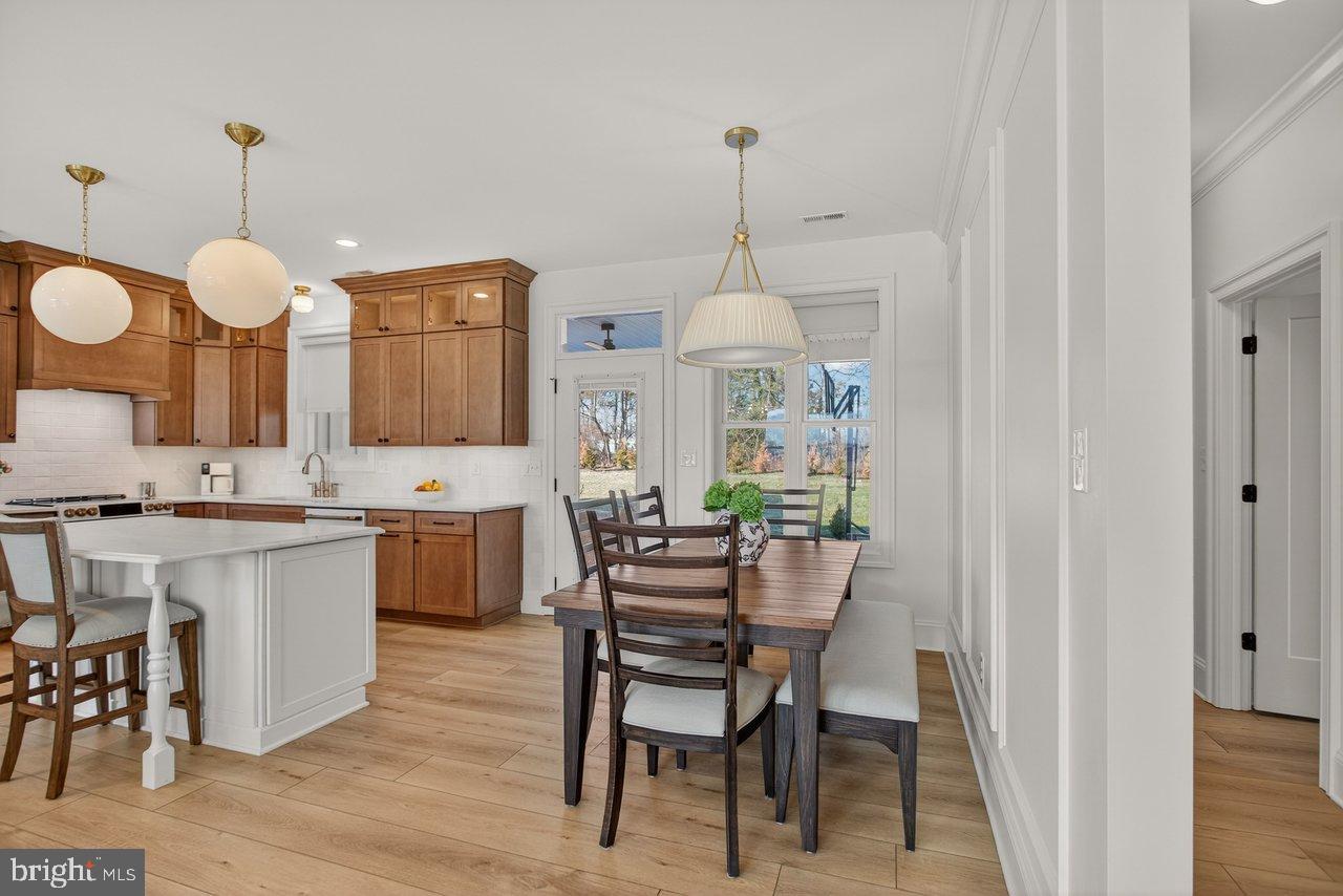 NEAR STANLEY - Residential