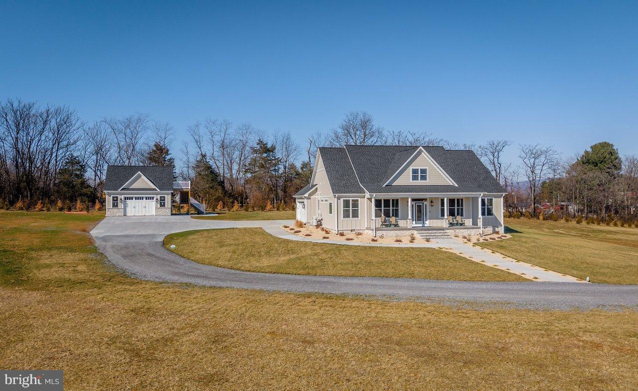 NEAR STANLEY - Residential