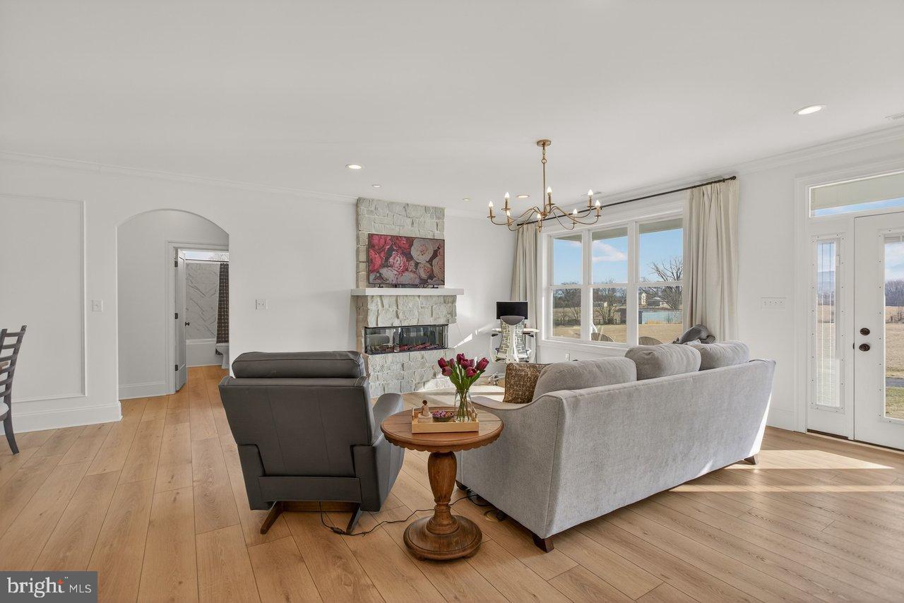 NEAR STANLEY - Residential