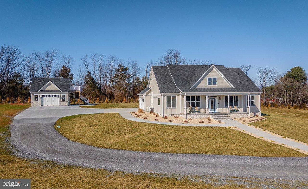 NEAR STANLEY - Residential