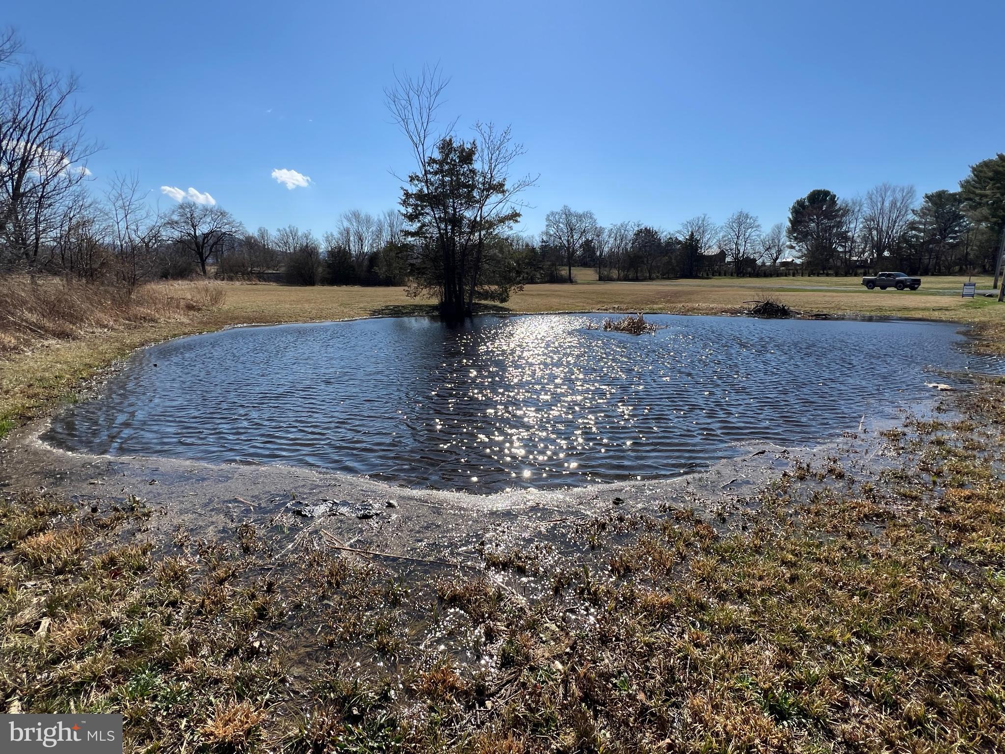 NEAR STANLEY - Residential