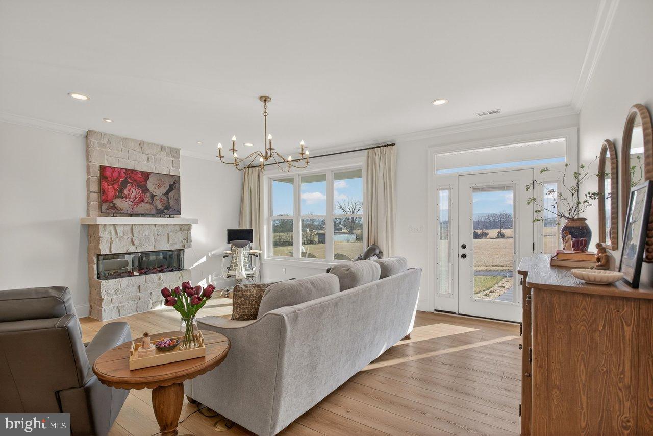 NEAR STANLEY - Residential