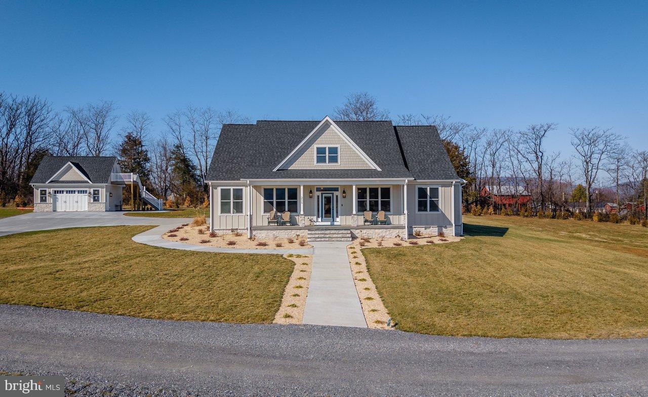NEAR STANLEY - Residential