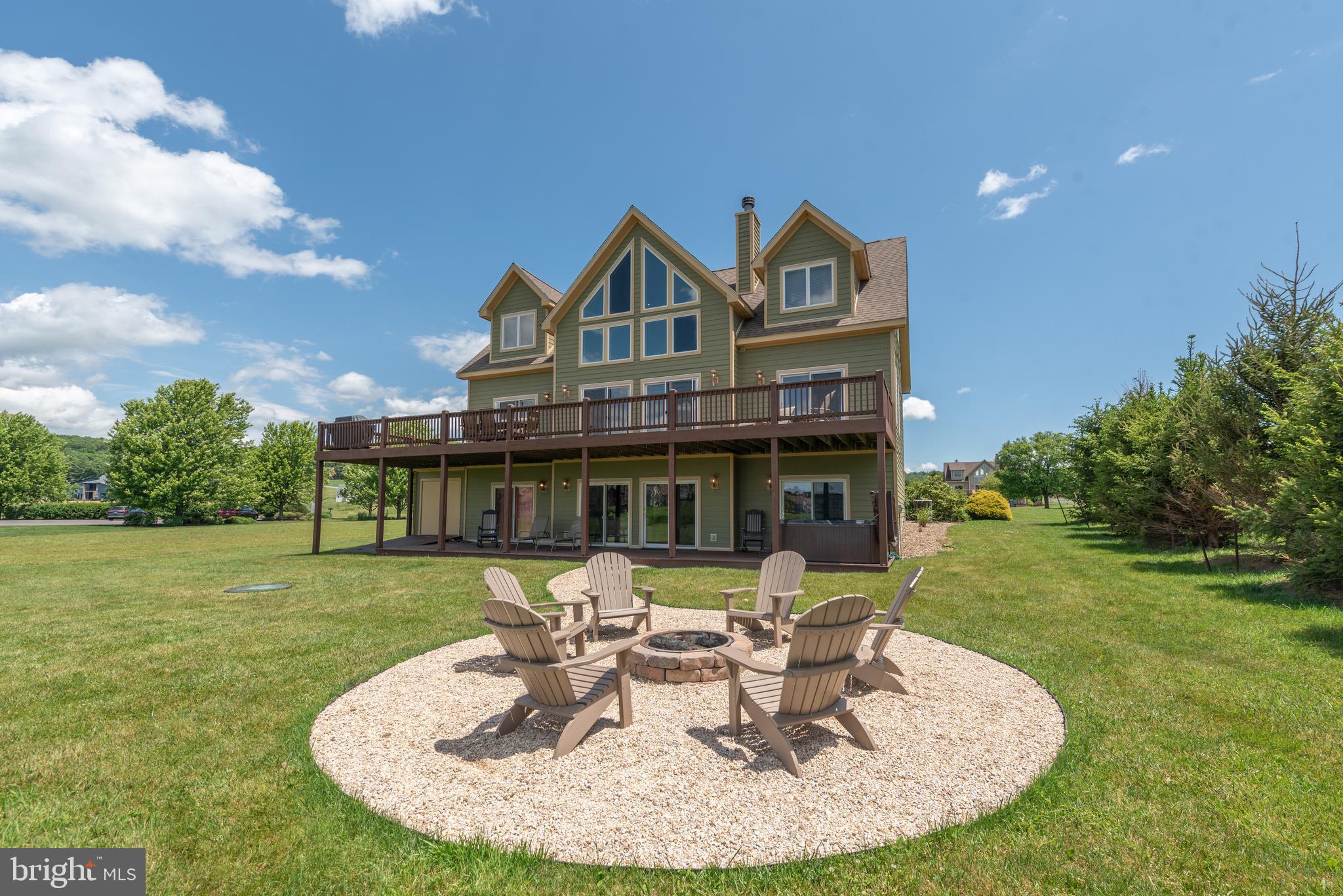 WATERFRONT GREENS - Residential