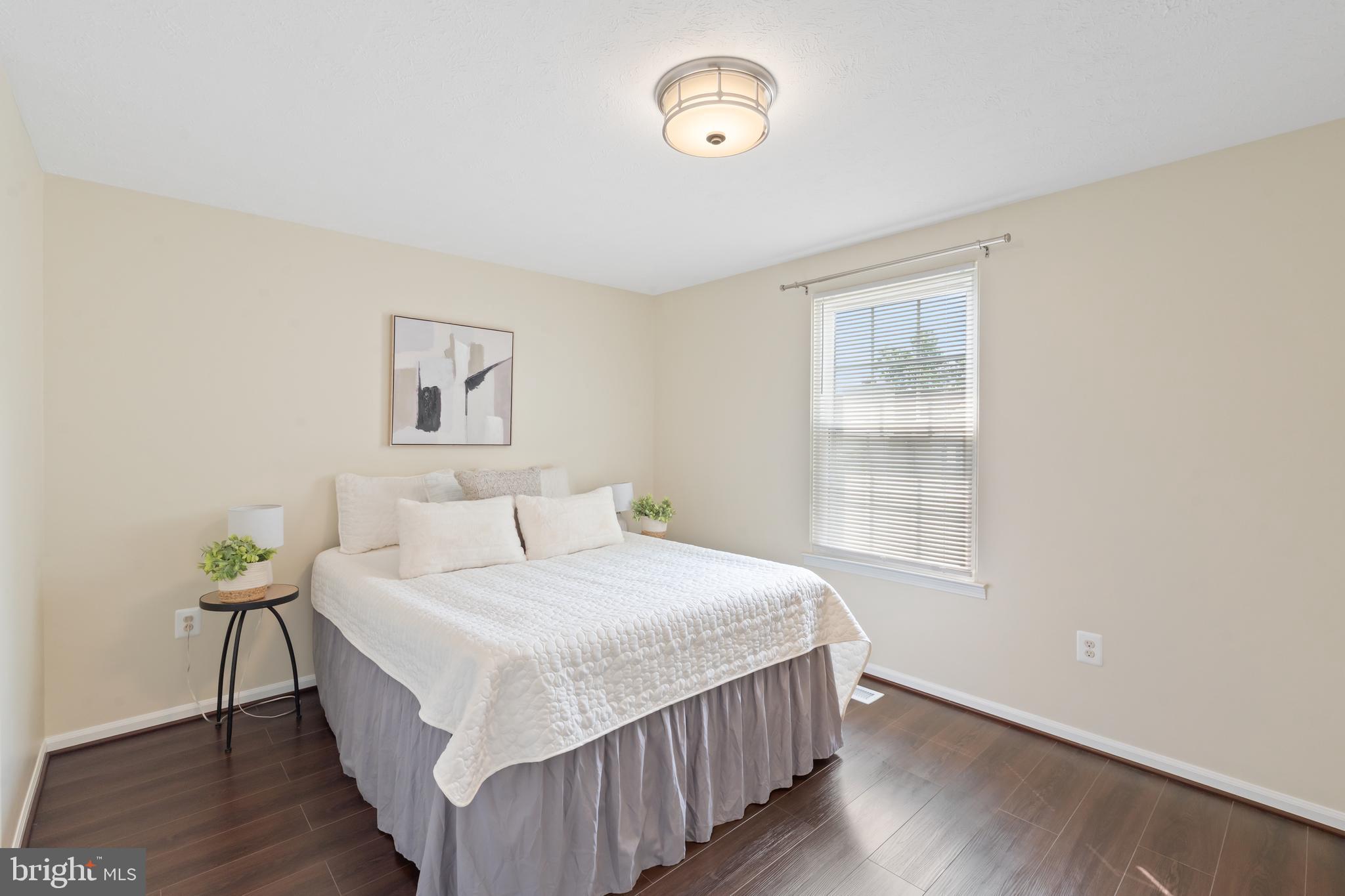 LAWRENCE HILL - Residential