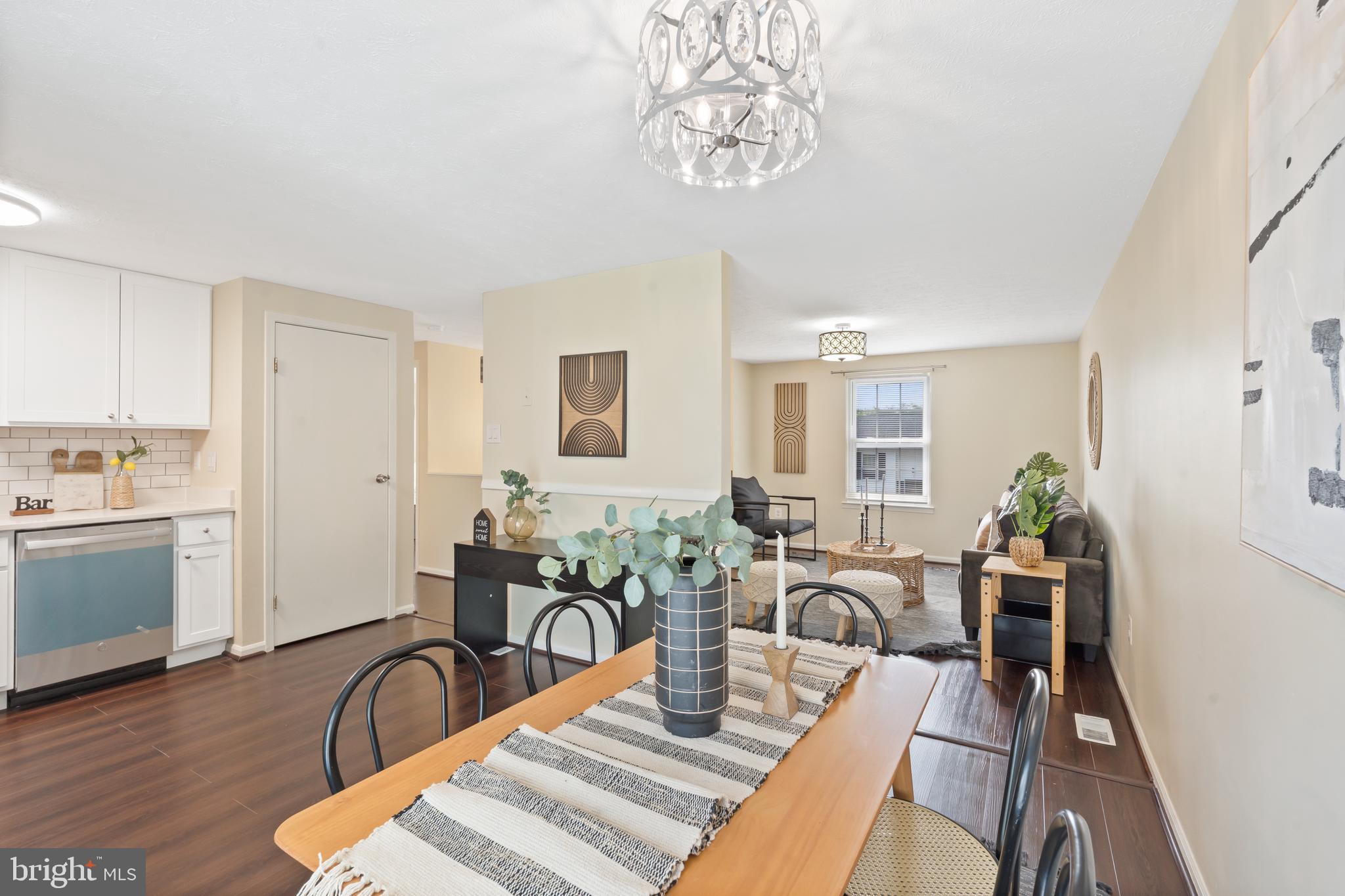 LAWRENCE HILL - Residential