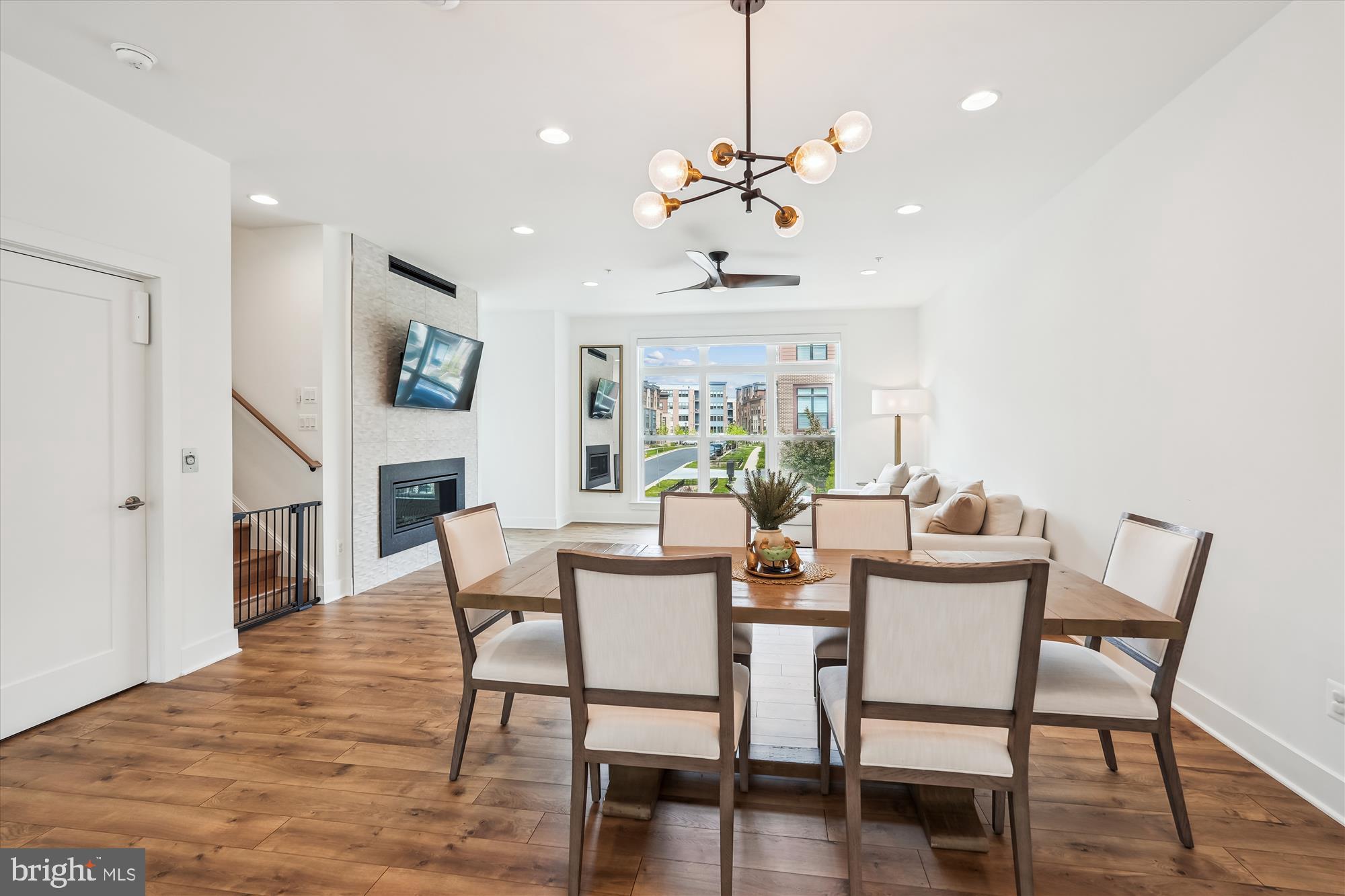 TOWER OAKS - Residential