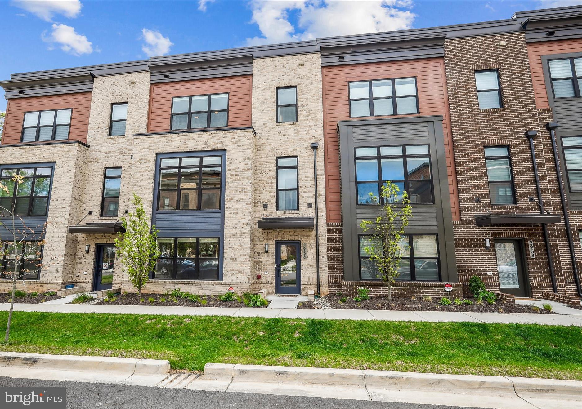 TOWER OAKS - Residential