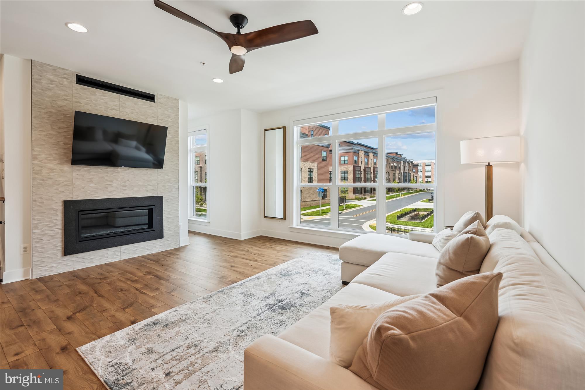 TOWER OAKS - Residential