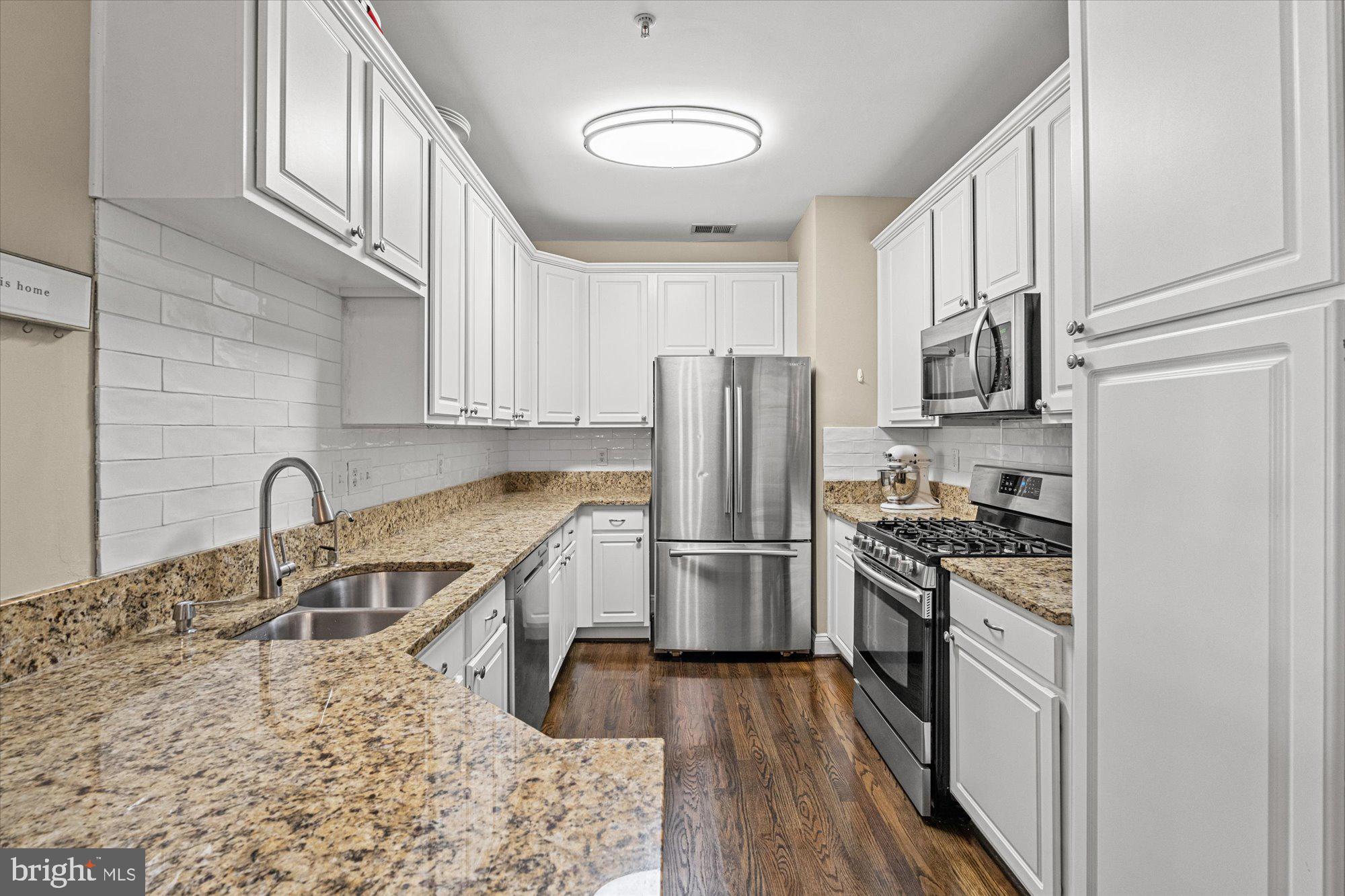 CAMERON STATION - Residential