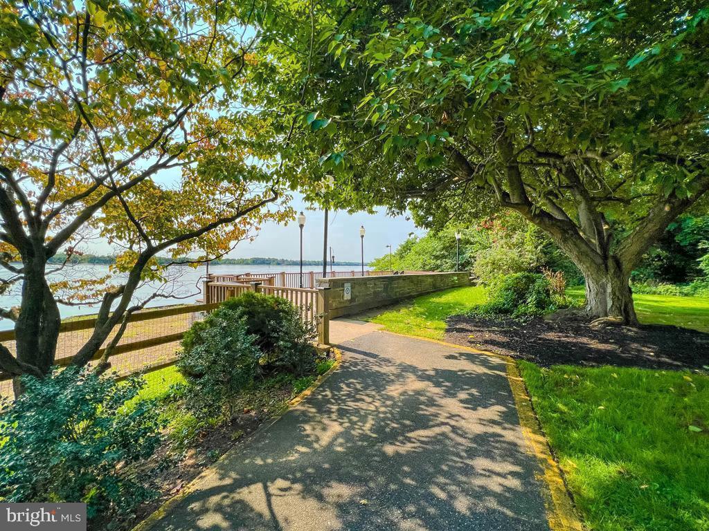 DELAIRE LANDING - Residential
