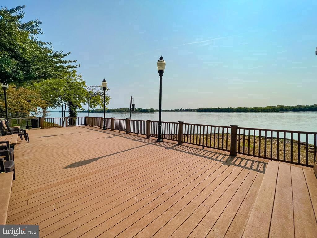 DELAIRE LANDING - Residential