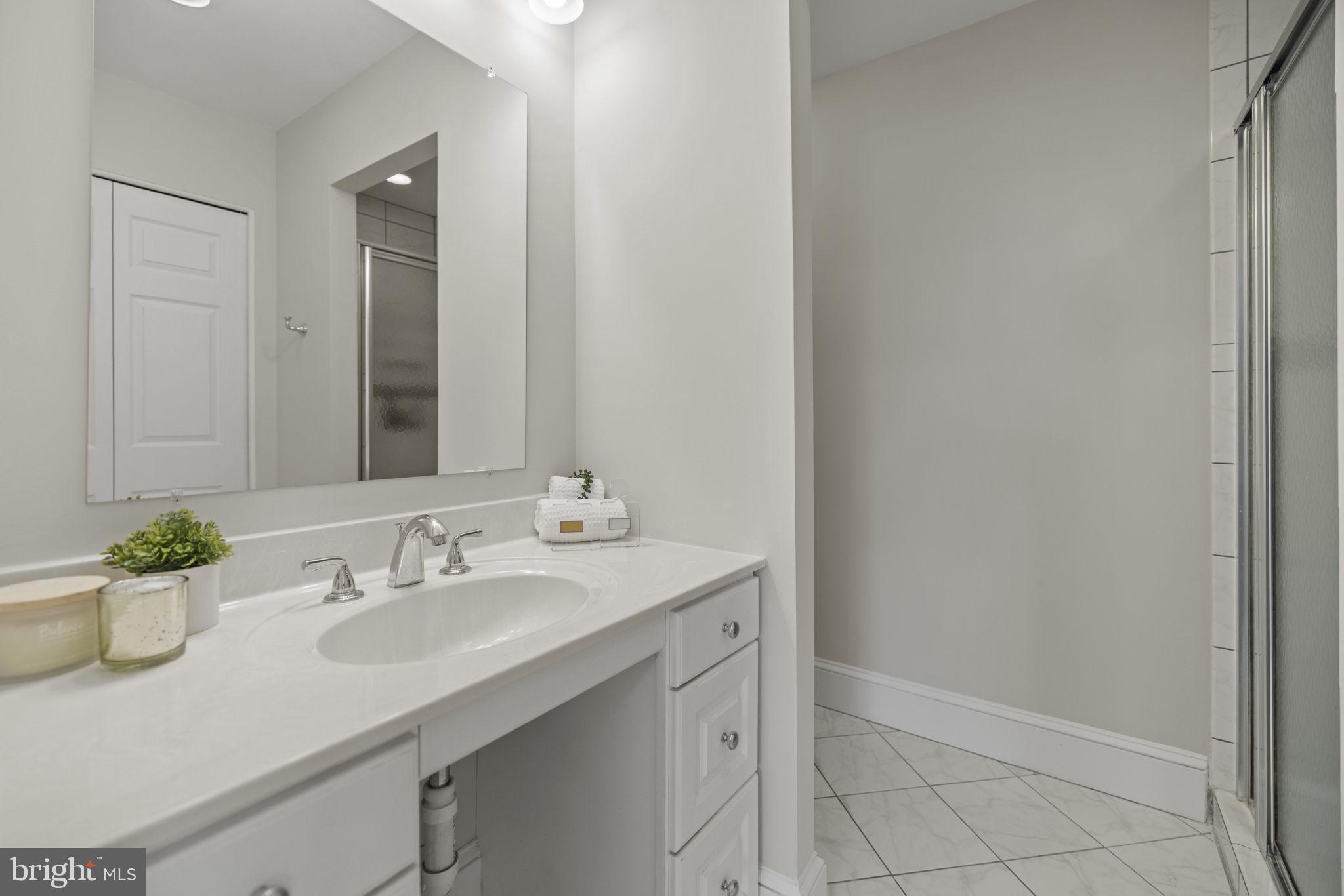 STONEGATE - Residential