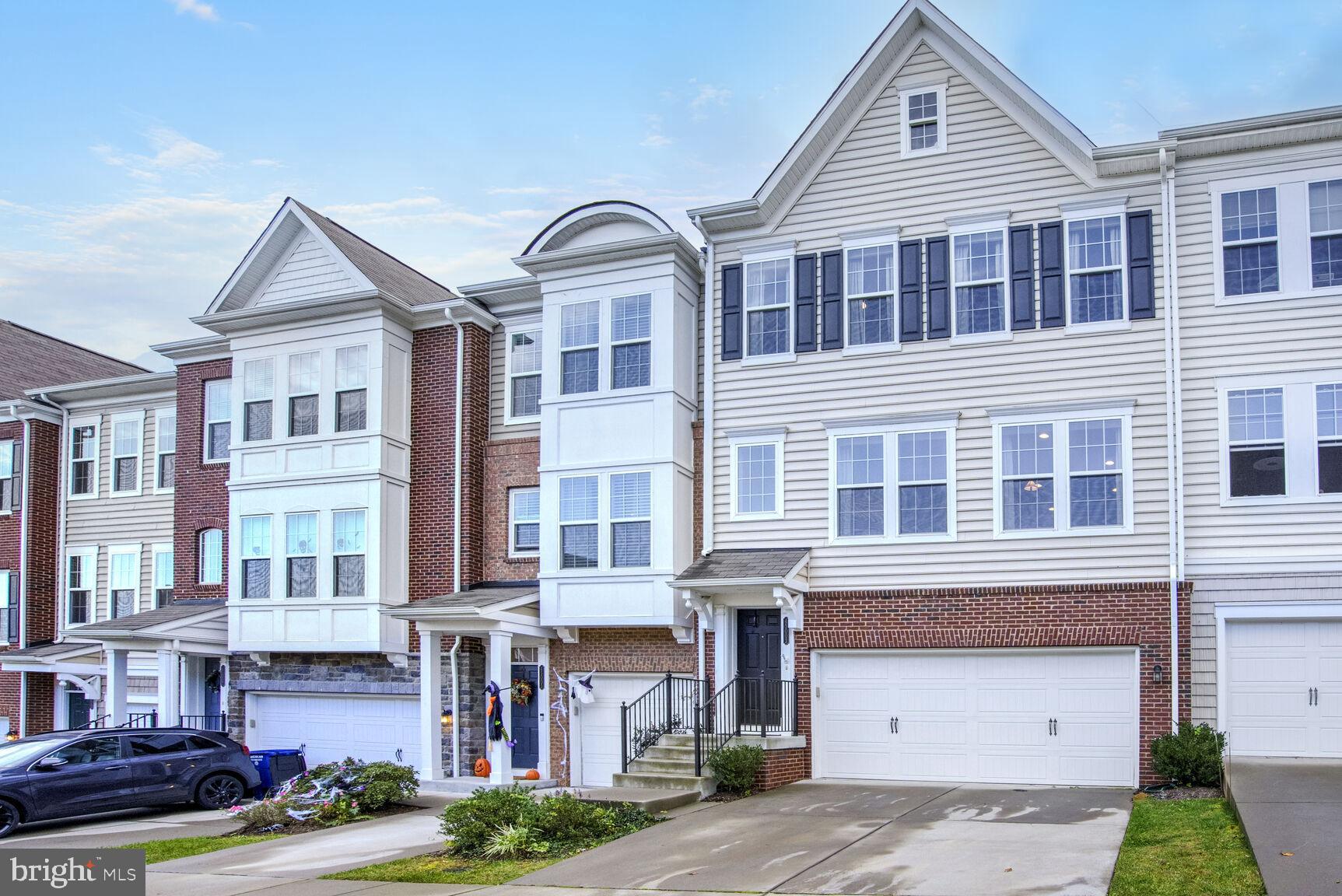 OVERLOOK AT UNIVERSITY CENTER - Residential
