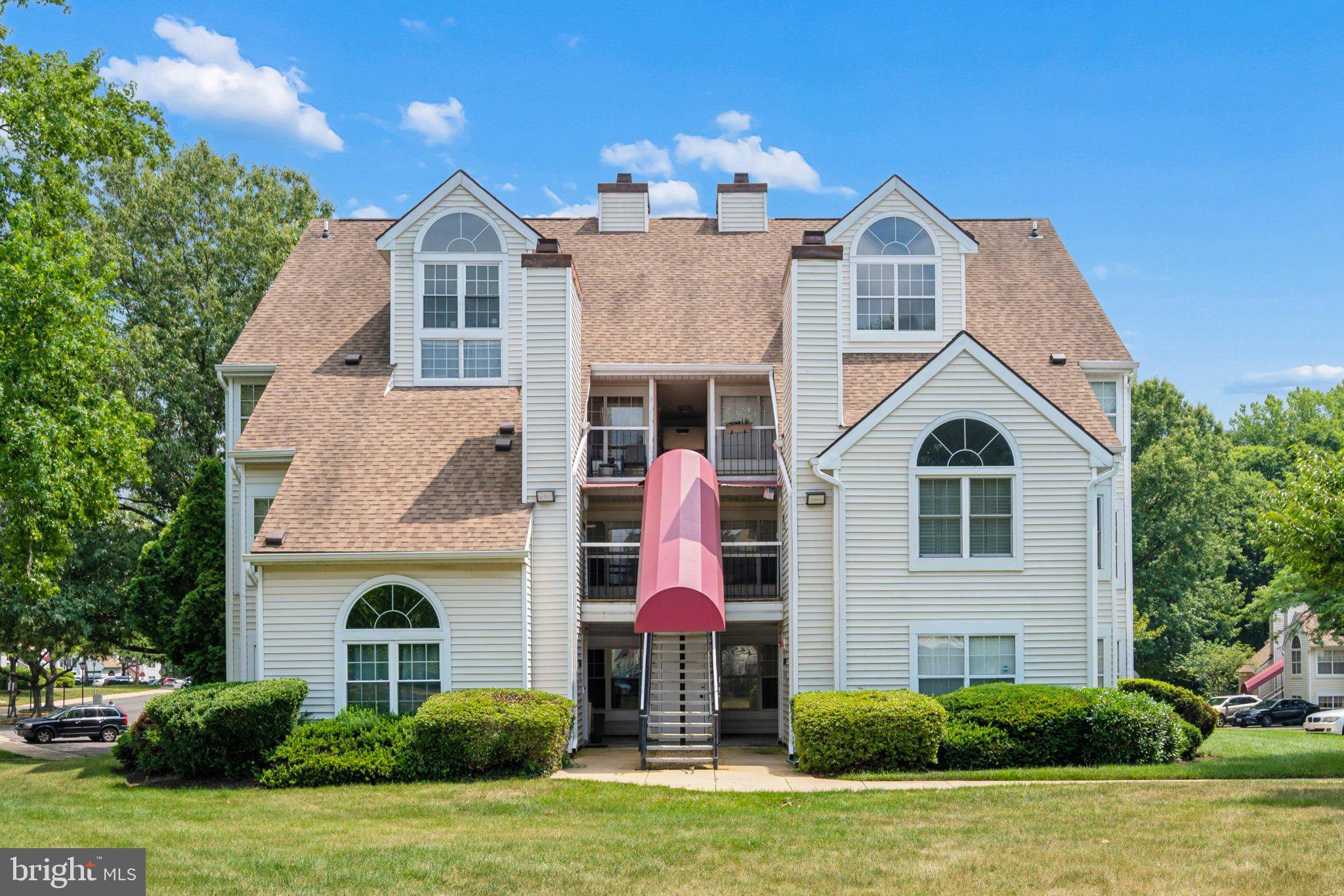 Welcome Home to 10416 Westridge Drive, Unit #5-301 in Bowie, MD!  This beautifully updated two level, 1 bedroom, 1 bath condo with loft, offers vaulted ceilings, a cozy fireplace, a spacious open layout, and balcony.  The loft provides great additional space for a home office, guest area, or extra living space and a walk-in closet with plenty of storage.  Recent updates include new light fixtures, ceiling fan, washer and dryer, and bathroom vanity.  

Conveniently located close to shopping, parks, schools, public transportation, Northwest Stadium, and major commuter routes. Move-in ready and waiting for its new owner!