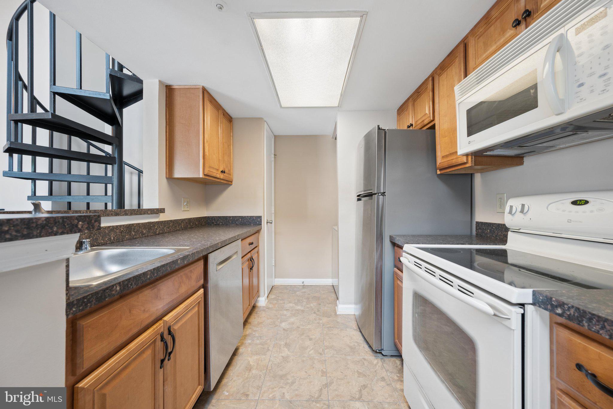 VISTAS AT LAKE ARBOR - Residential