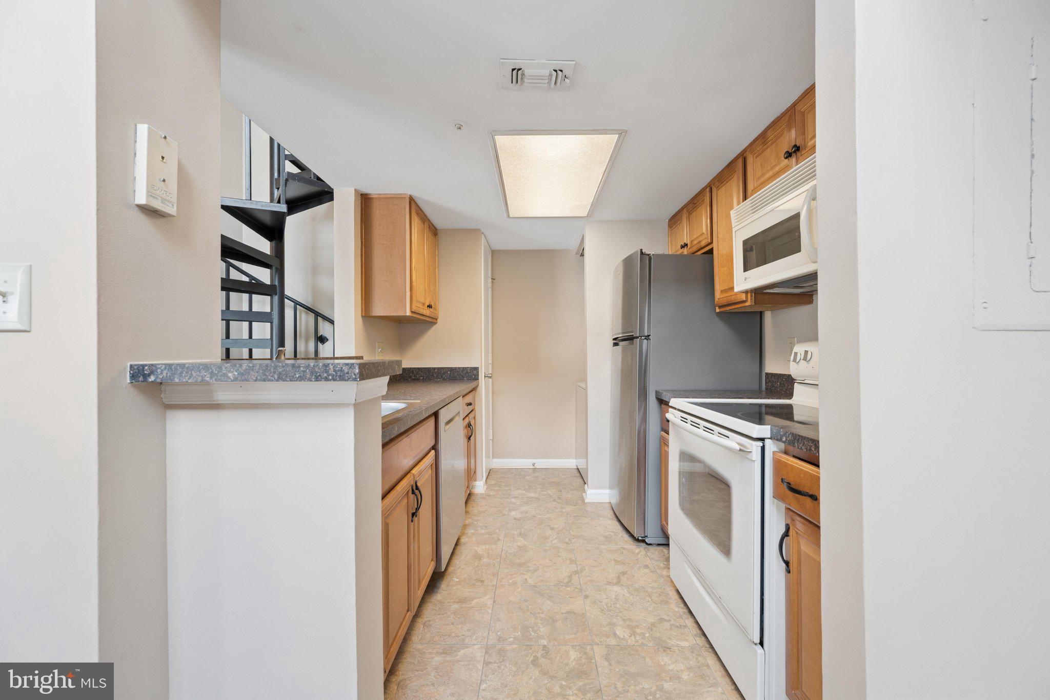 VISTAS AT LAKE ARBOR - Residential