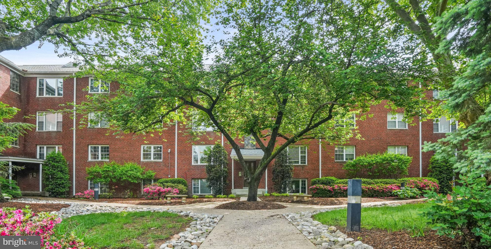 ROSSLYN HEIGHTS - Residential