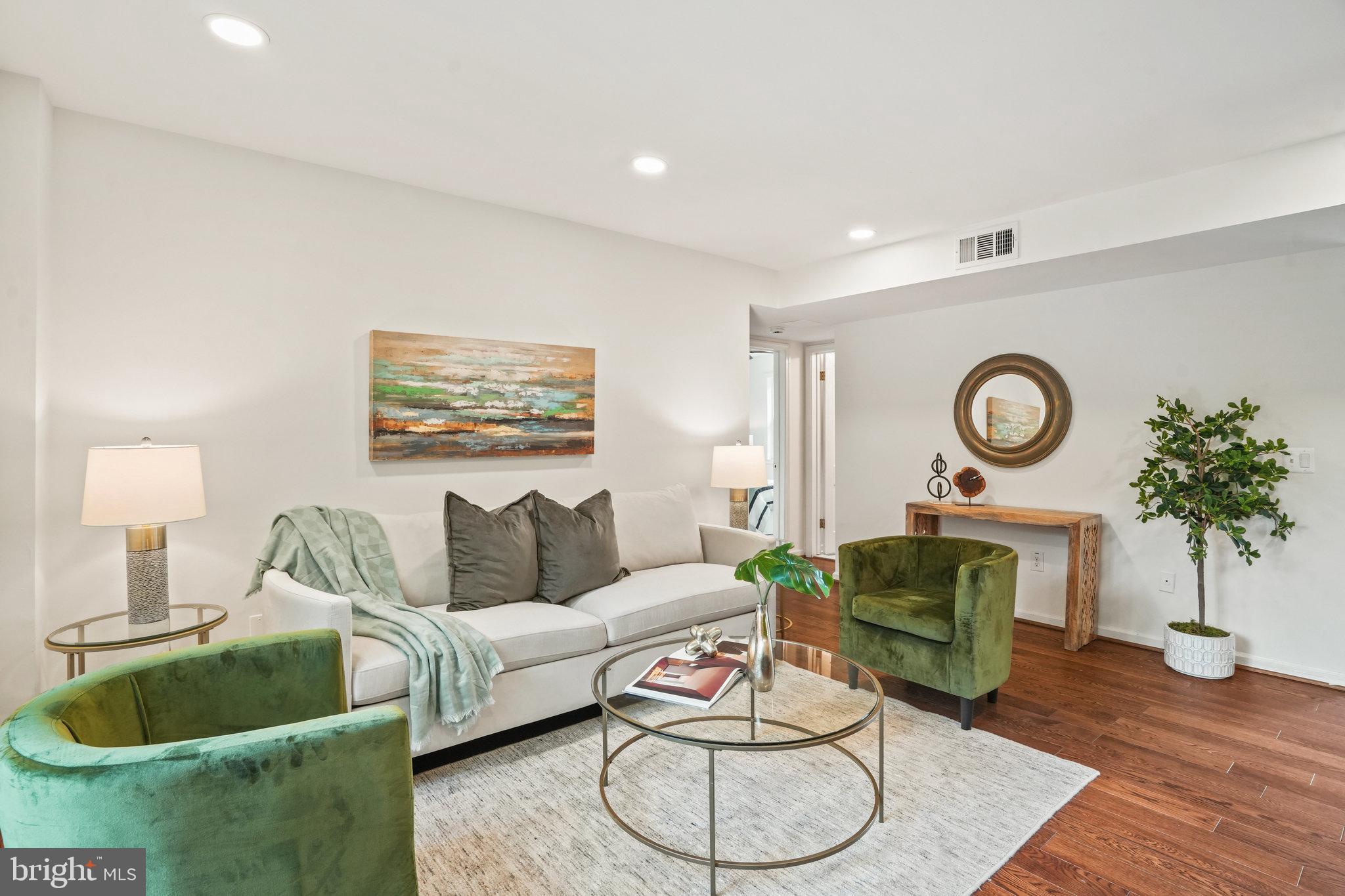 ROSSLYN HEIGHTS - Residential